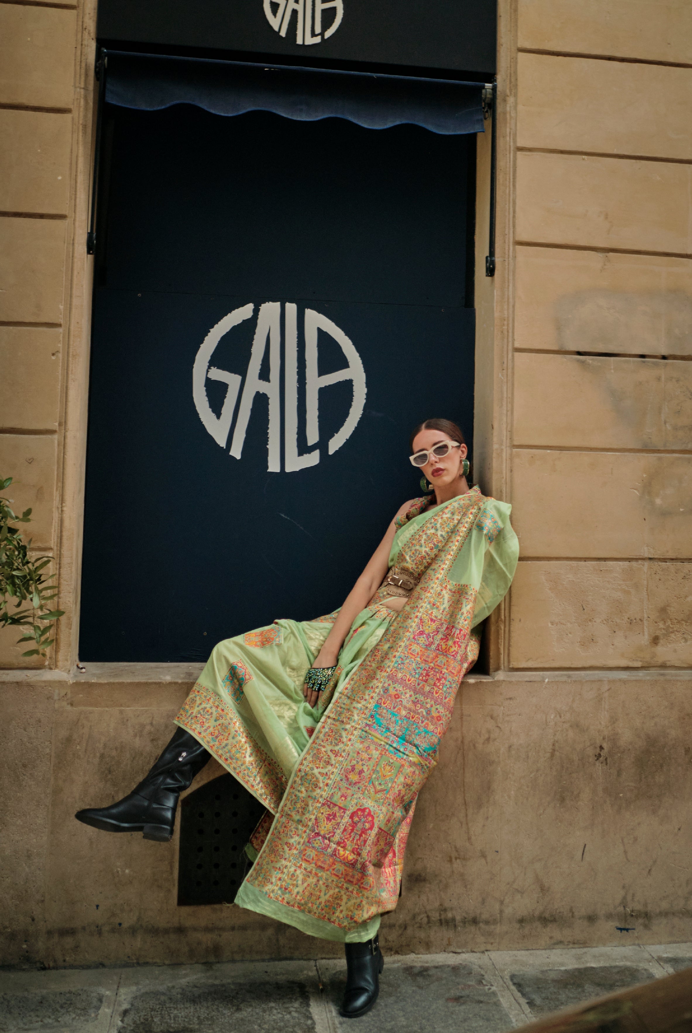 Buy MySilkLove Pine Glade Green Kashmiri Jamewar Handloom Saree Online