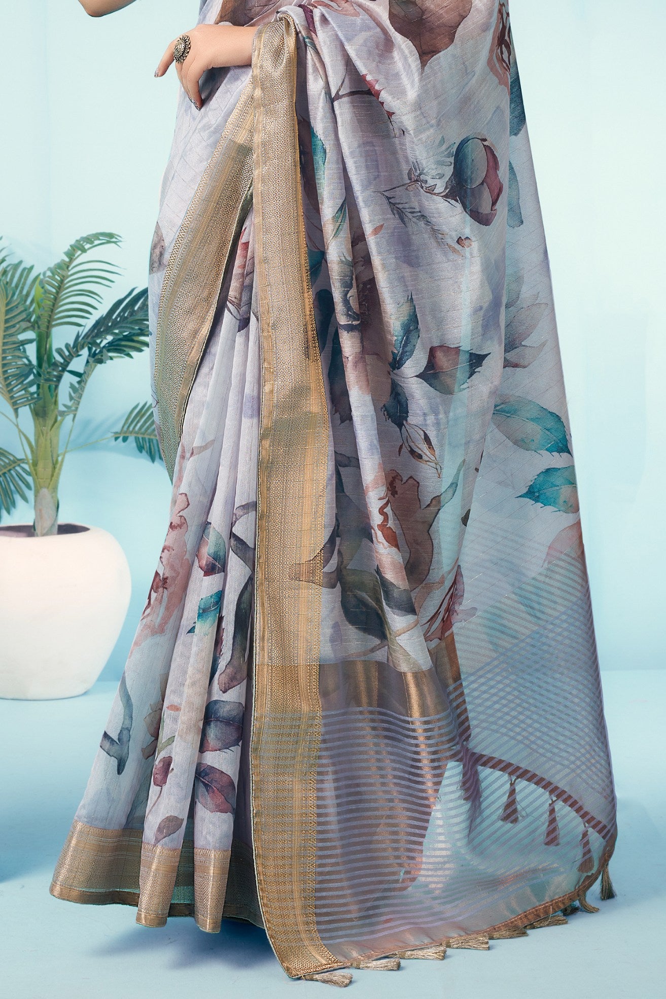 Buy MySilkLove Gull Grey Floral Linen Saree Online