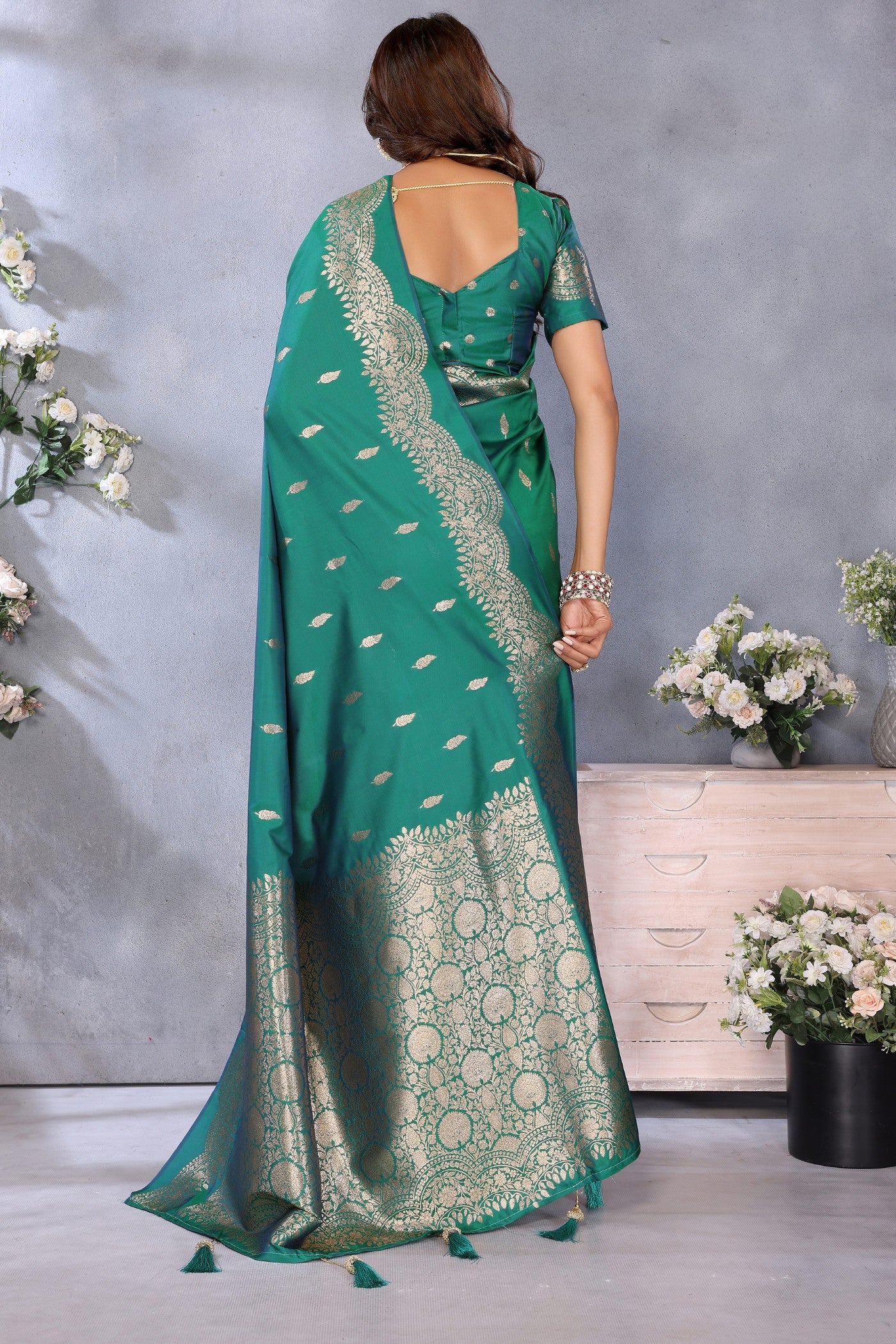 Buy MySilkLove Rama Green Woven Banarasi Saree Online