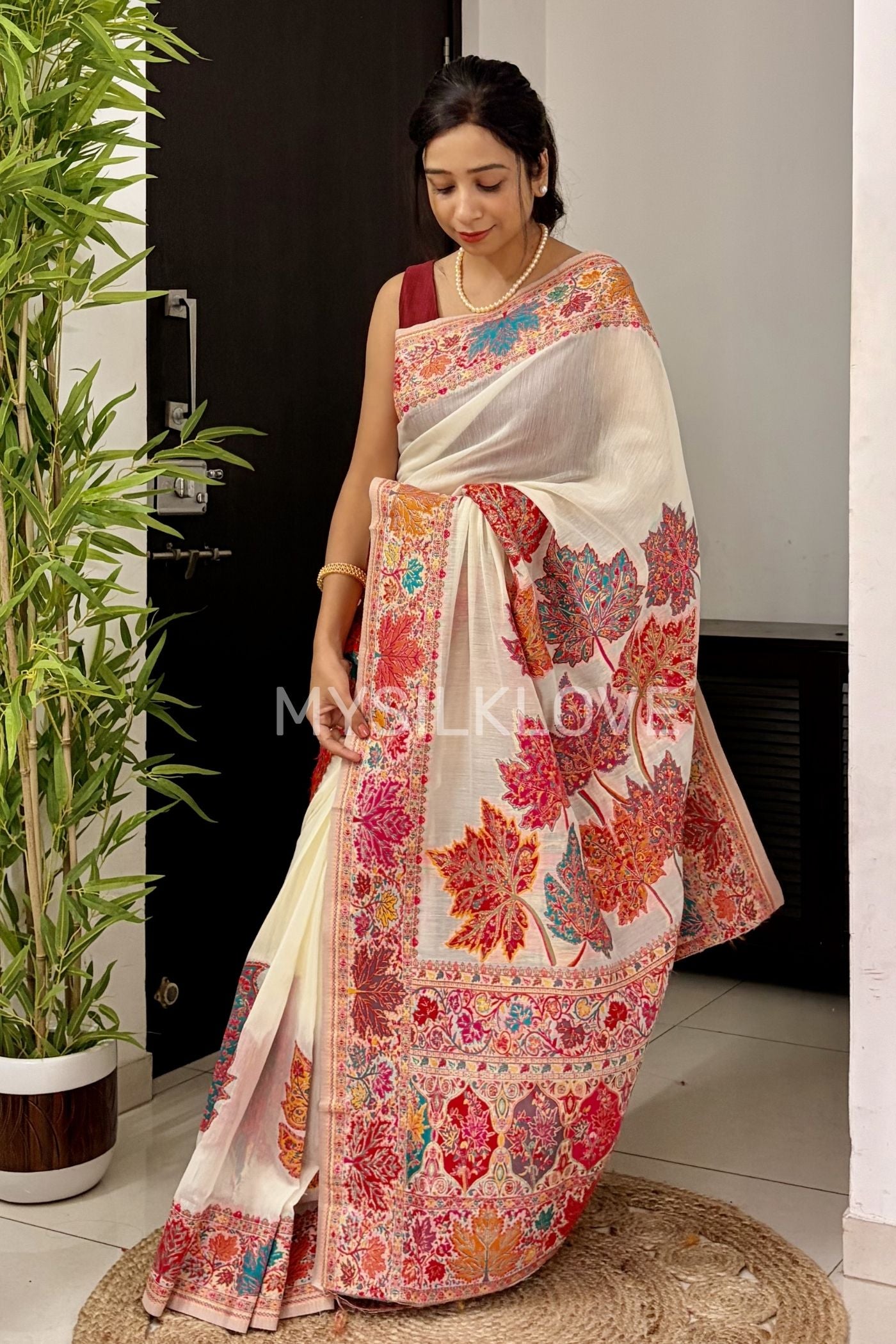 Buy MySilkLove Oyster White Kashmiri Handloom Jamewar Saree Online