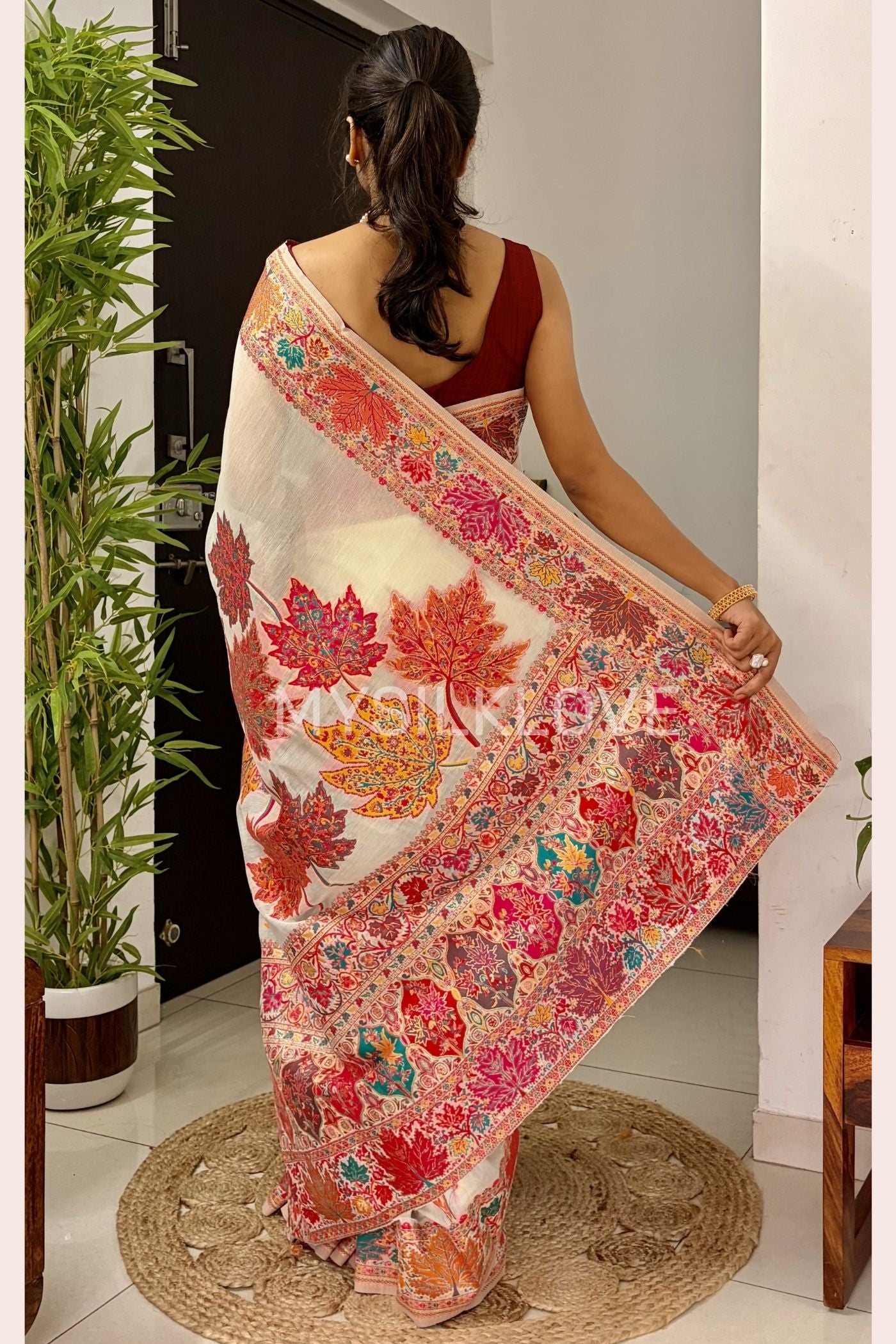 Buy MySilkLove Oyster White Kashmiri Handloom Jamewar Saree Online
