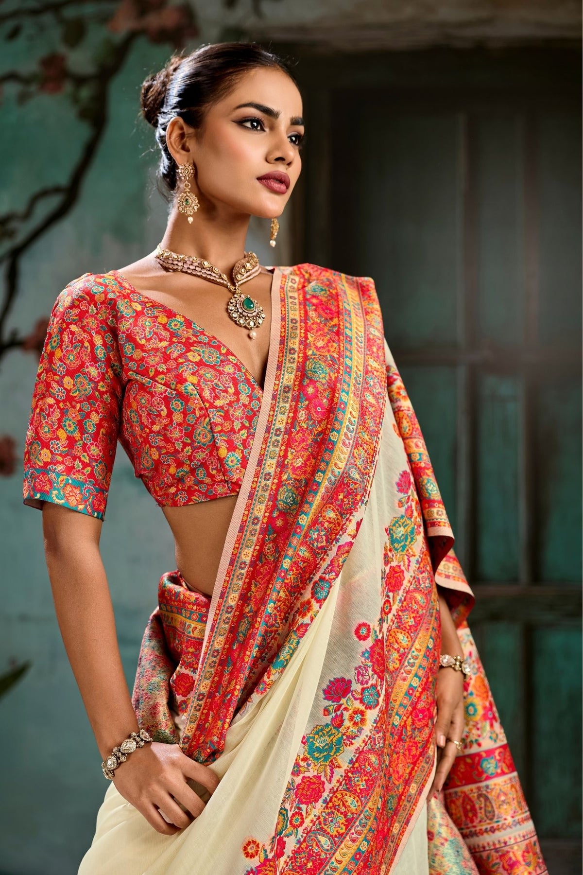 Buy MySilkLove Frost White Kashmiri Handloom Jamewar Saree Online