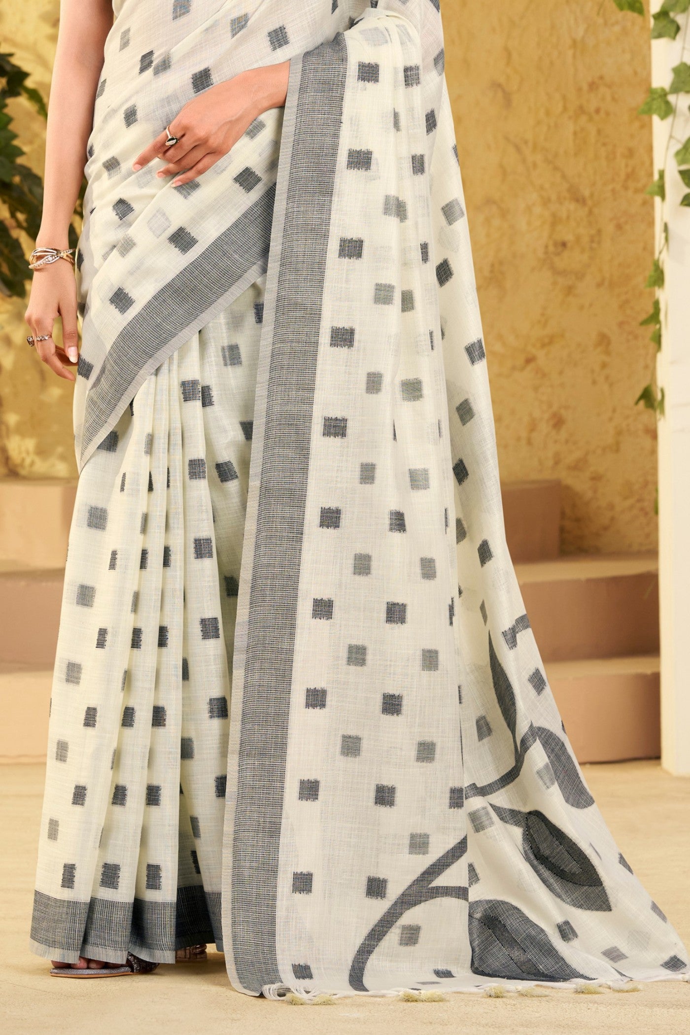 Buy MySilkLove Parchment White Woven Linen Saree Online