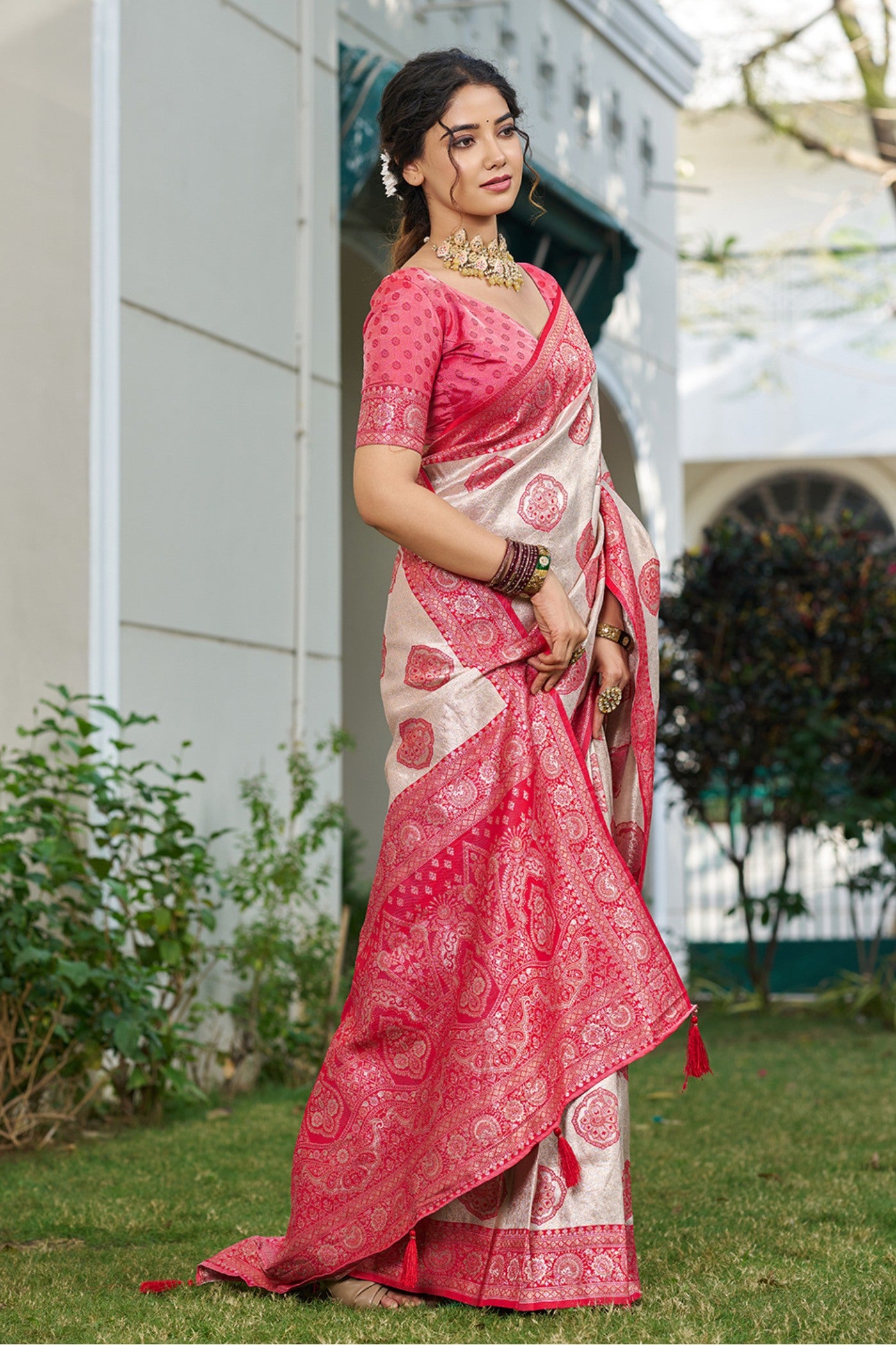 Buy MySilkLove Misty Cream and Pink Woven Banarasi Saree Online