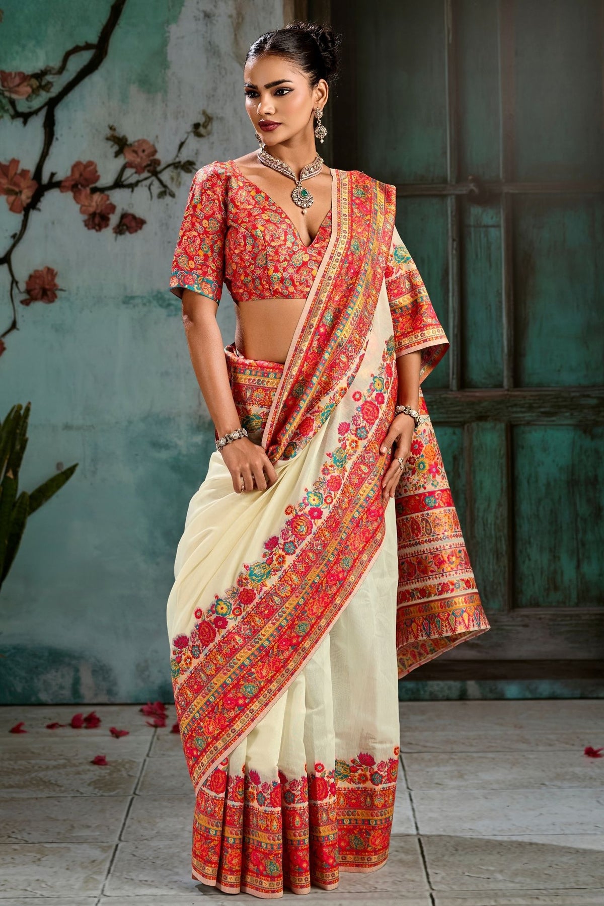 Buy MySilkLove Frost White Kashmiri Handloom Jamewar Saree Online