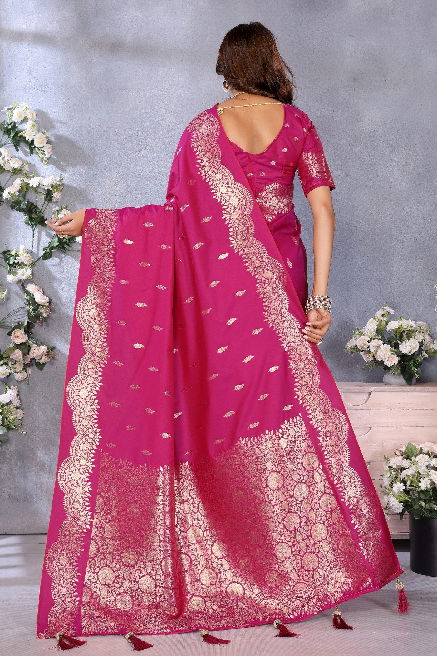 Buy MySilkLove Magenta Pink Woven Banarasi Saree Online