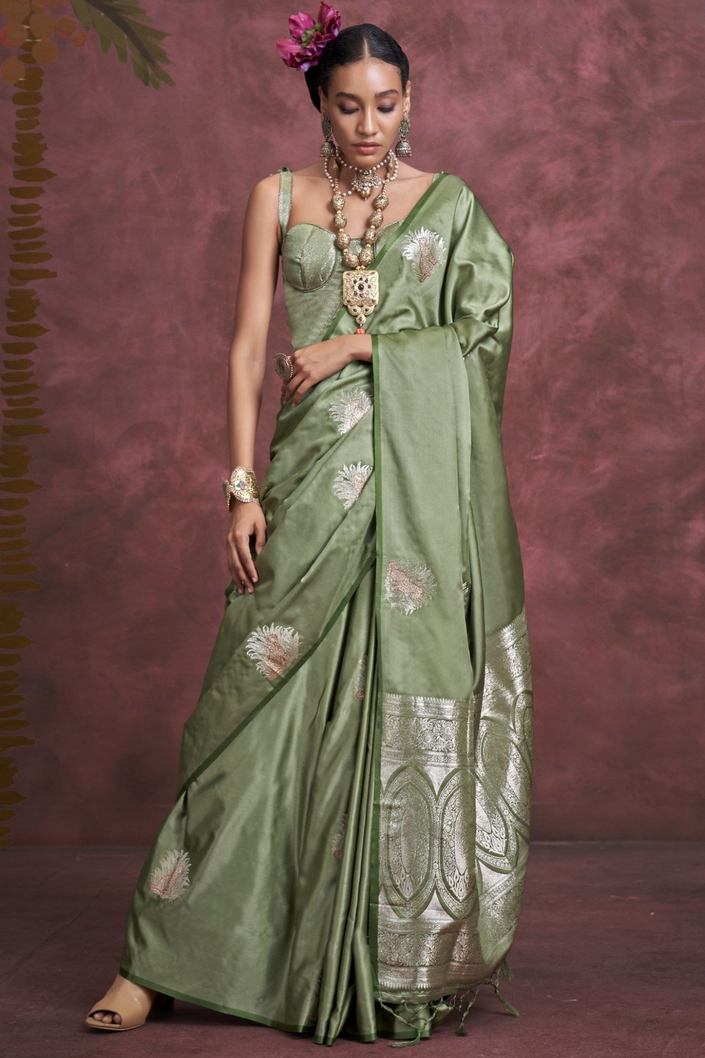 Buy MySilkLove Lush Green Handloom Satin Banarasi Saree Online
