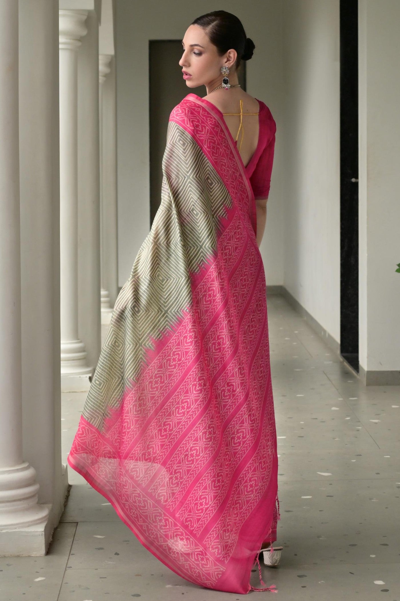 Buy MySilkLove Swamp Green and Pink Printed Tussar Silk Saree Online