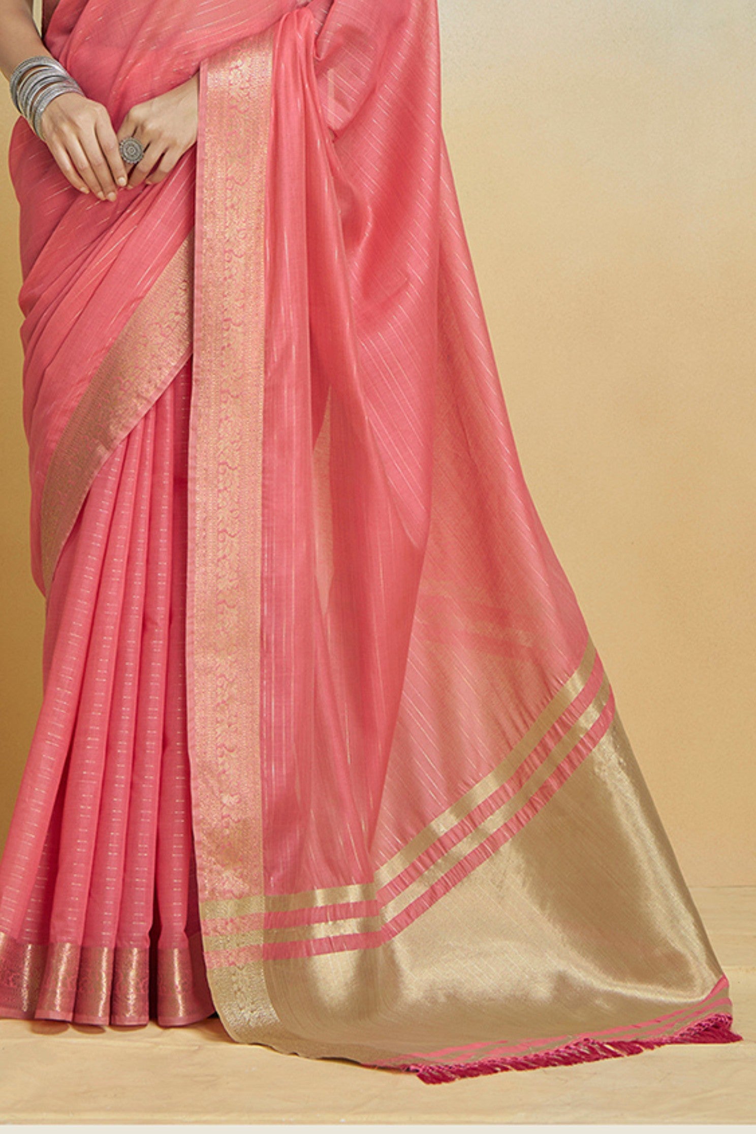 Buy MySilkLove Lipstick Pink Woven Maheshwari Saree Online