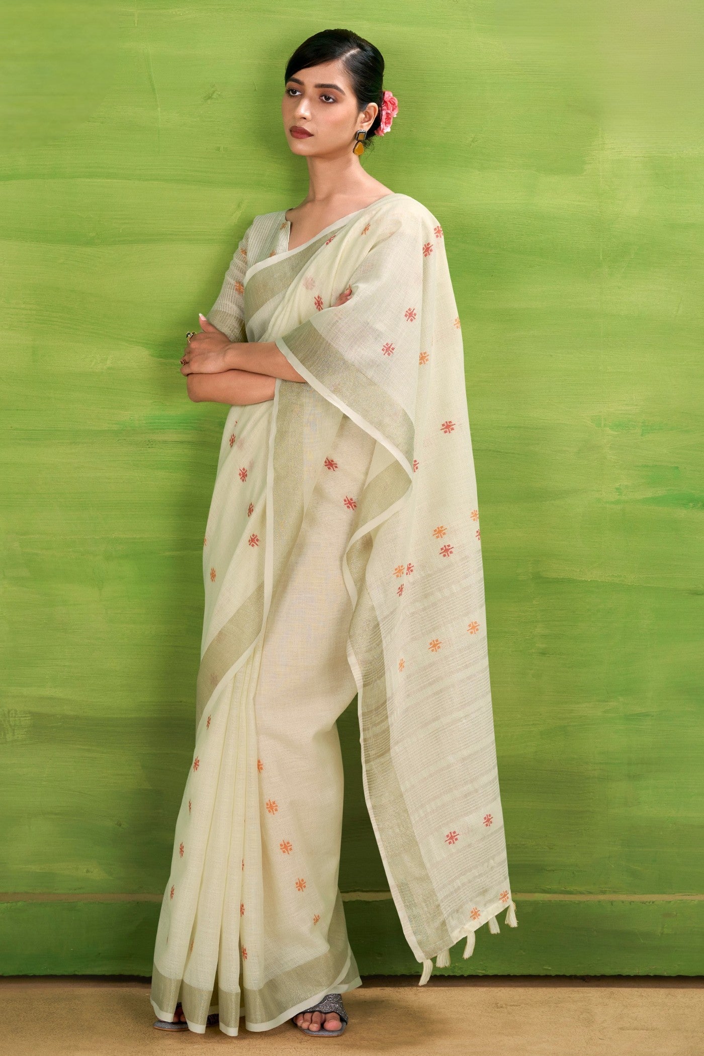 Buy MySilkLove Floral White Woven Linen Saree Online