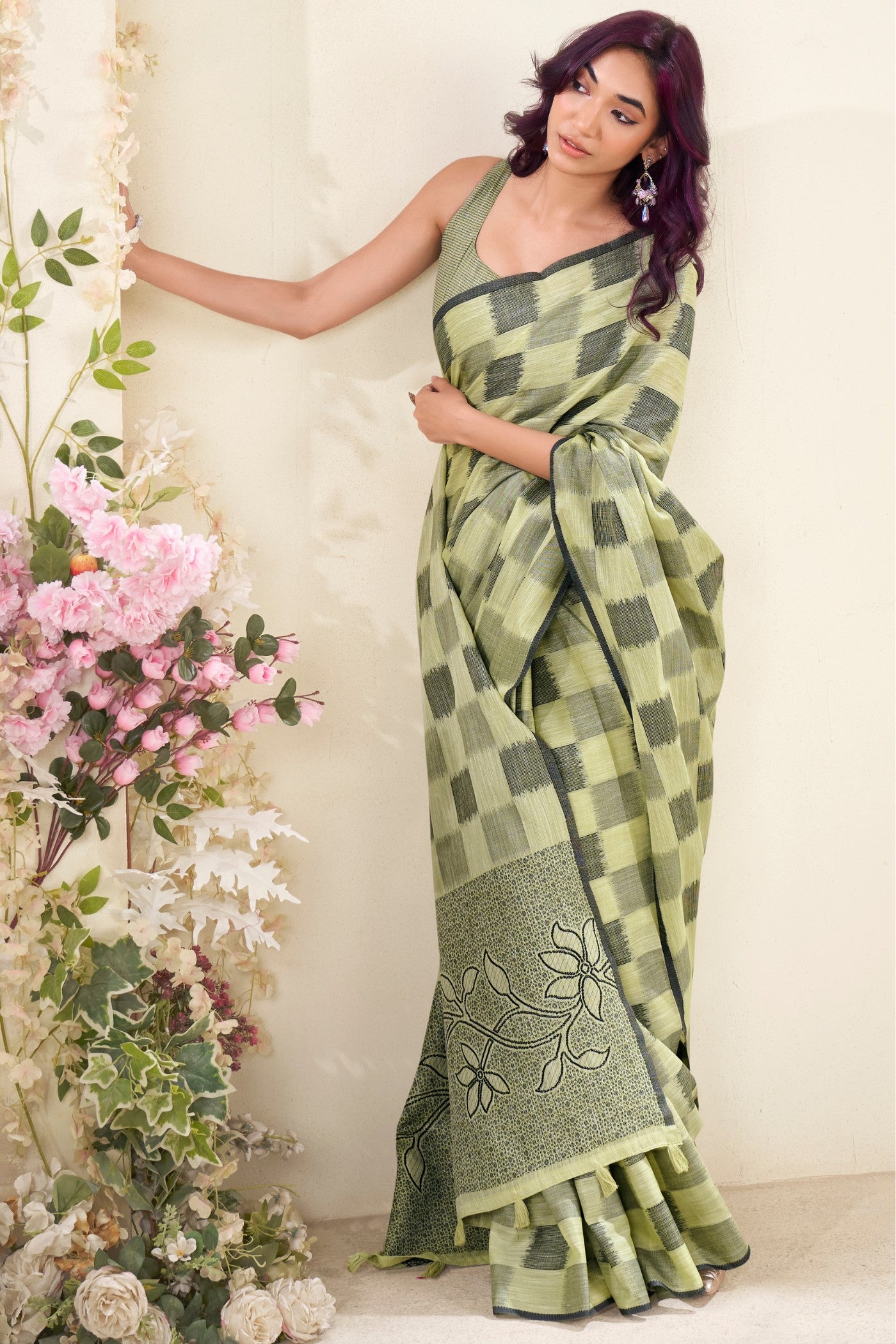 Buy MySilkLove Willow Green Woven Linen Saree Online