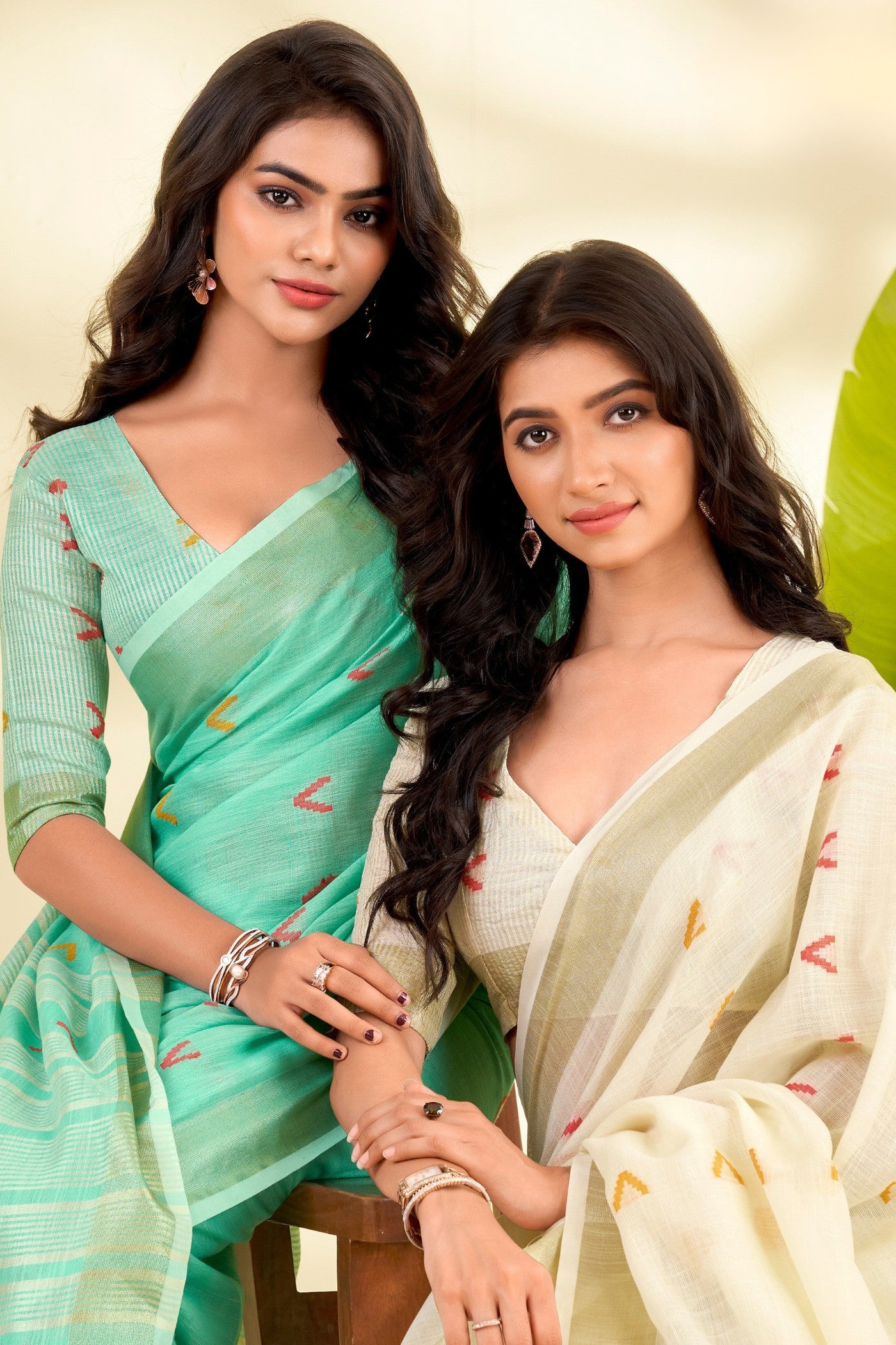 Buy MySilkLove Daisy White Woven Linen Saree Online