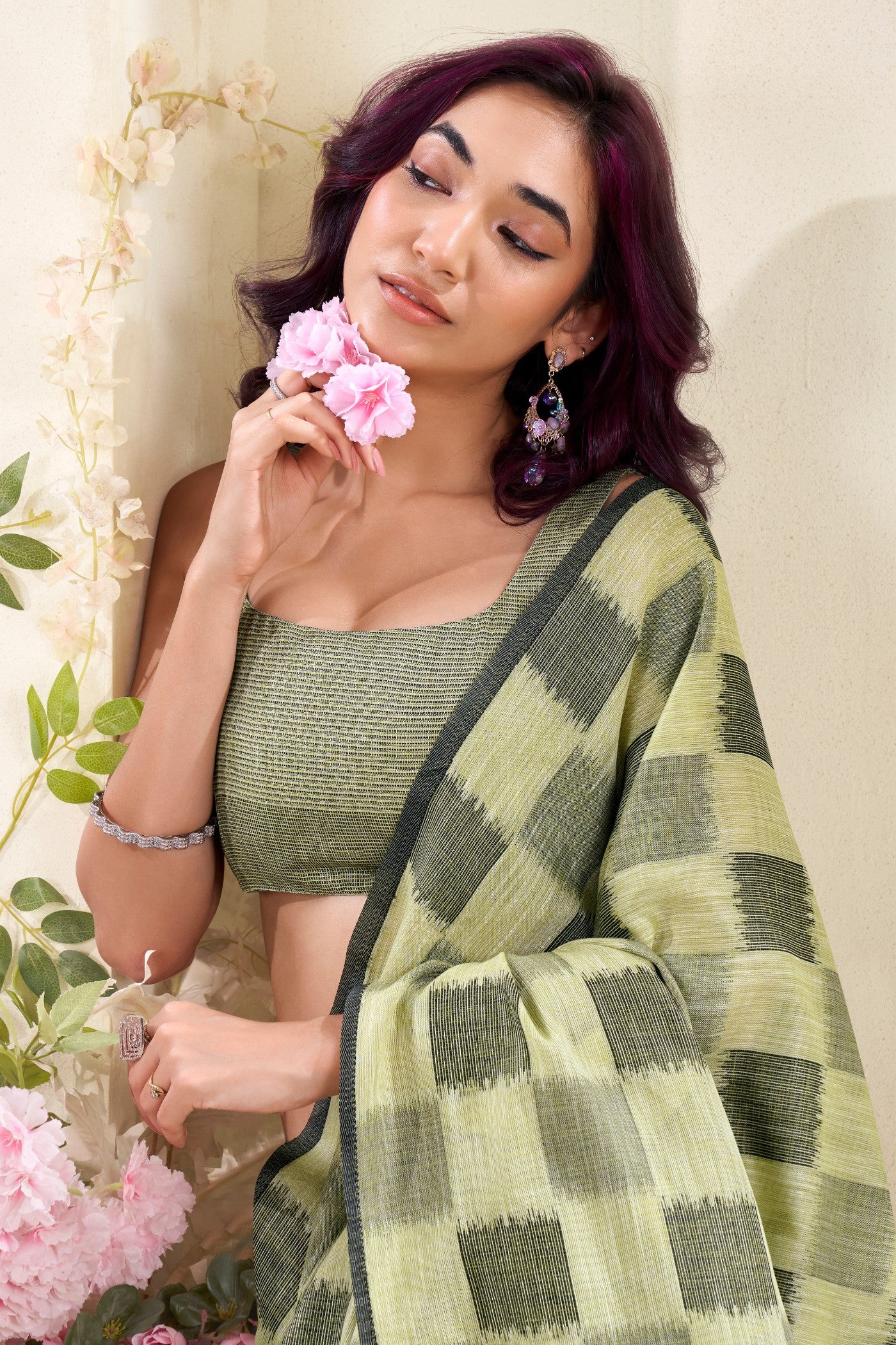 Buy MySilkLove Willow Green Woven Linen Saree Online