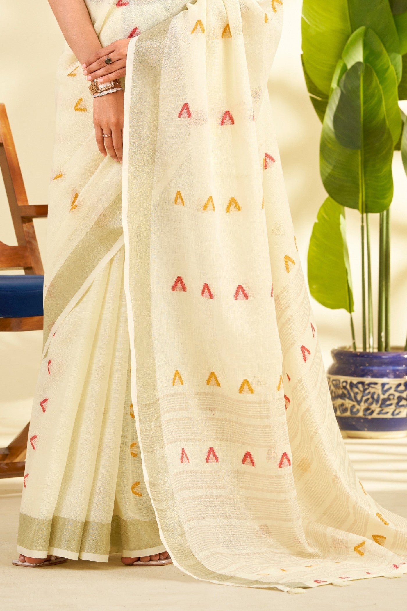 Buy MySilkLove Daisy White Woven Linen Saree Online