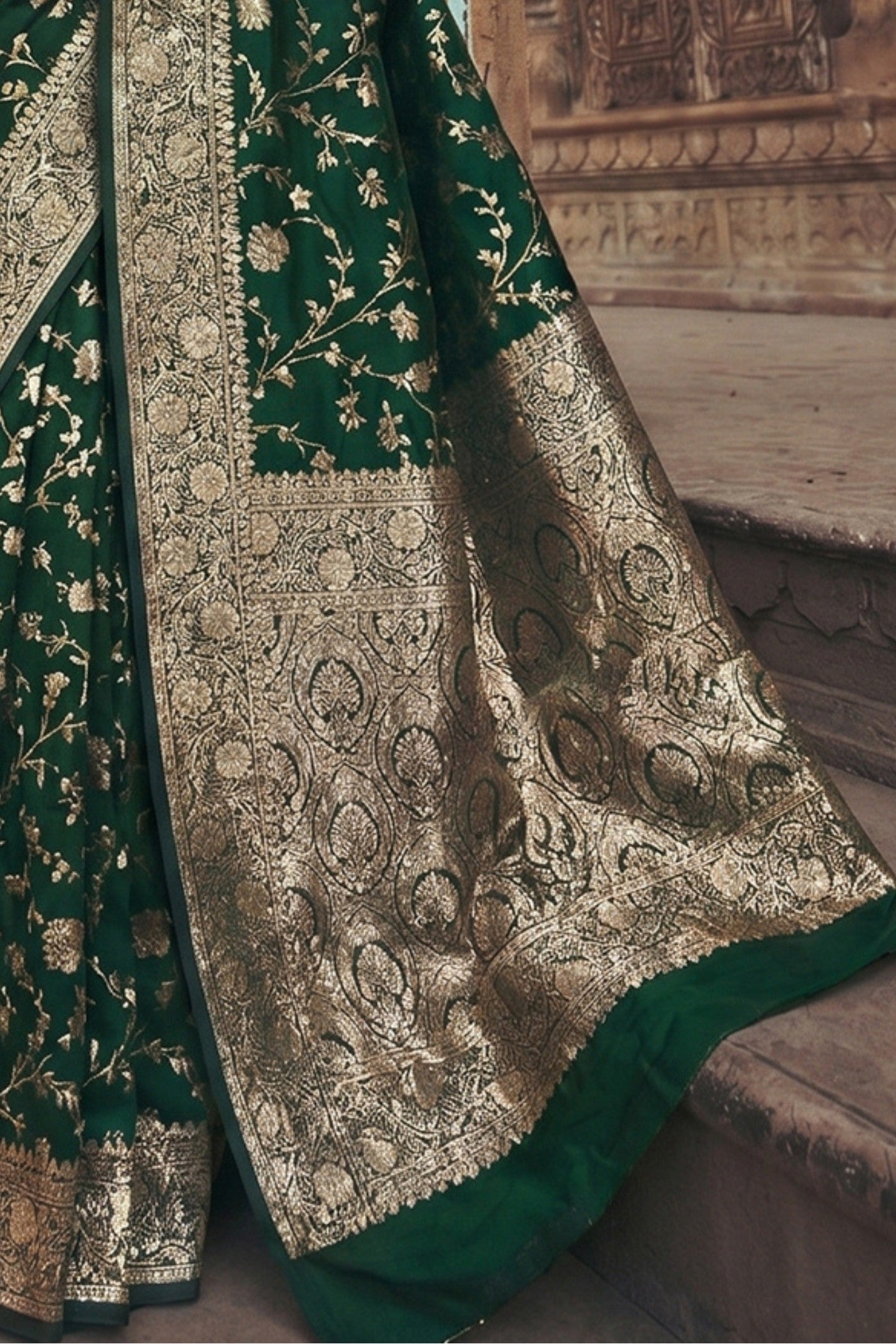 Buy MySilkLove Hunter Green Woven Banarasi Saree Online