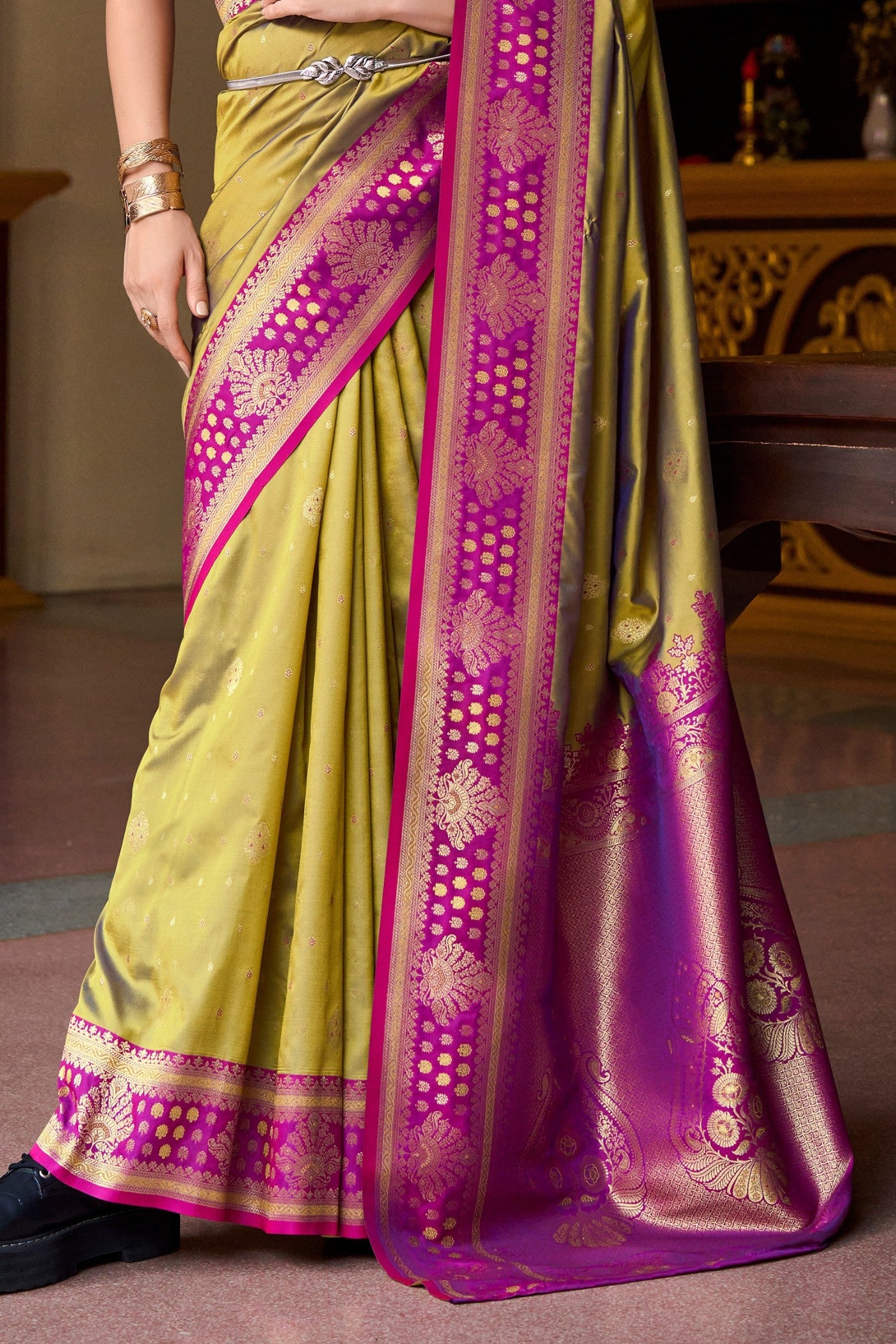 Buy MySilkLove Duranta Green Woven Banarasi Saree Online