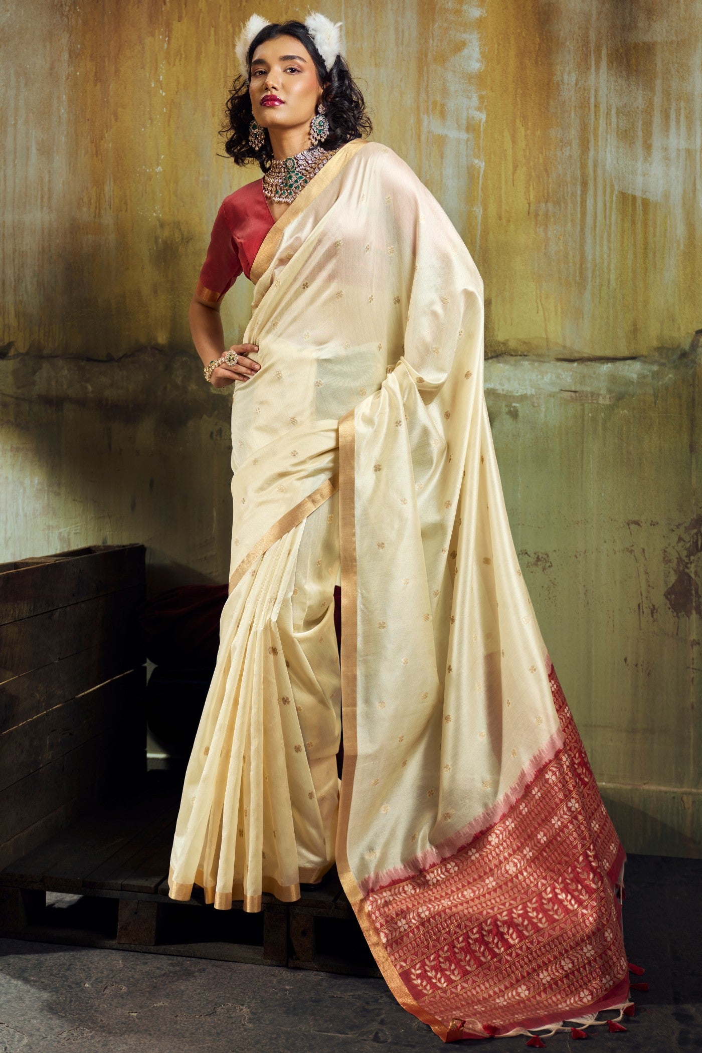 Buy MySilkLove Milk White Tussar Handloom Silk Saree Online