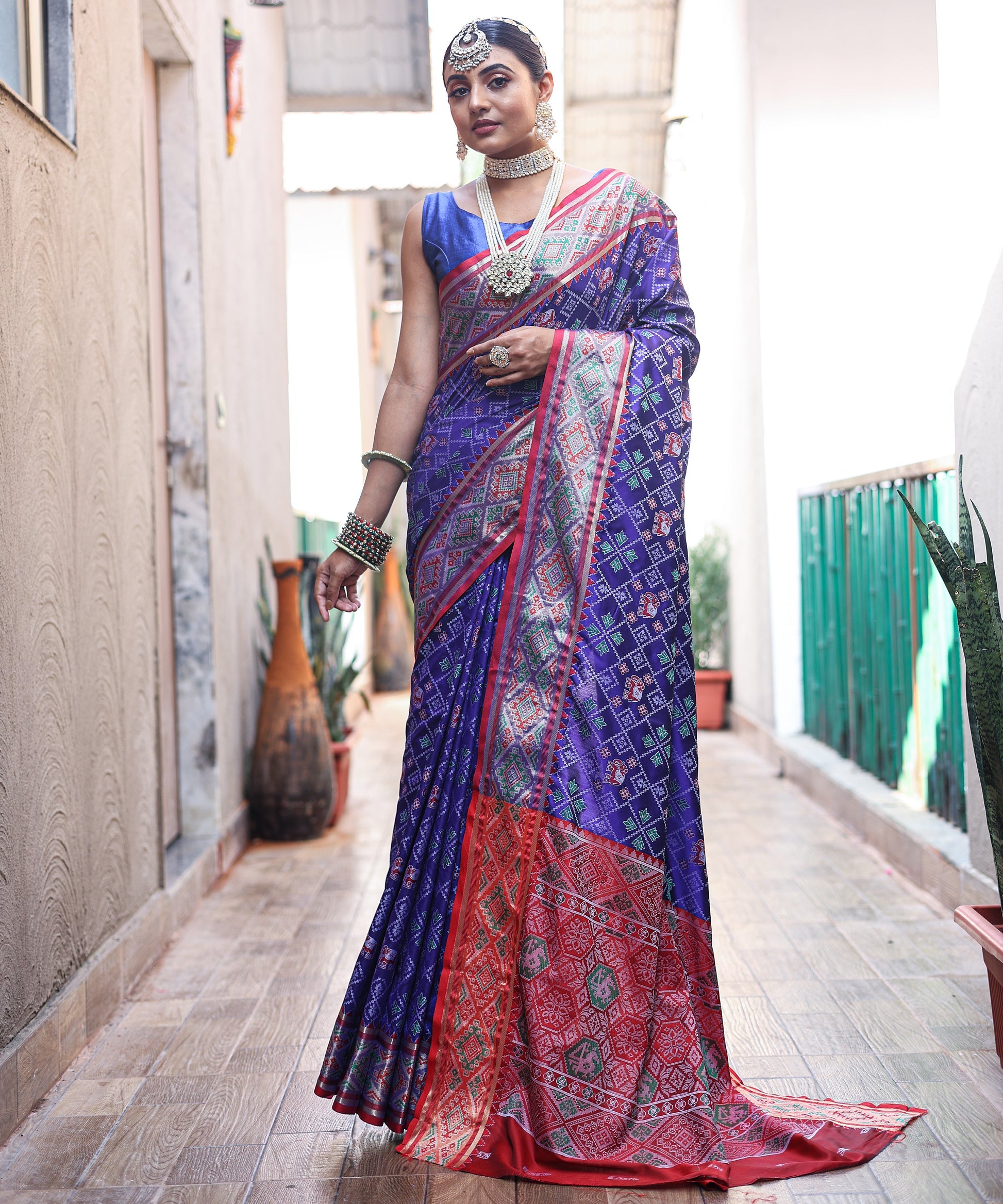 Buy MySilkLove Minsk Purple Woven Contrast Patola Silk Saree Online