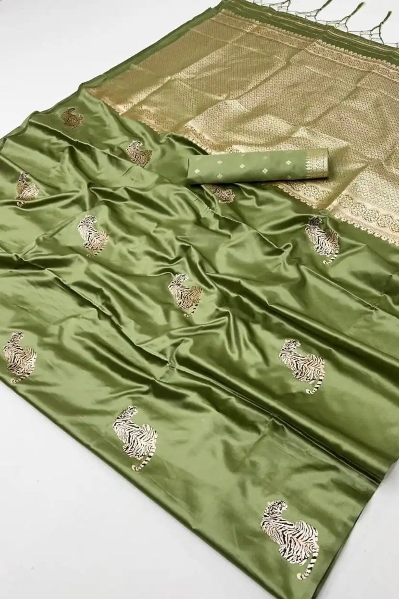 Buy MySilkLove Wisteria Purple Handloom Satin Soft Silk Saree Online