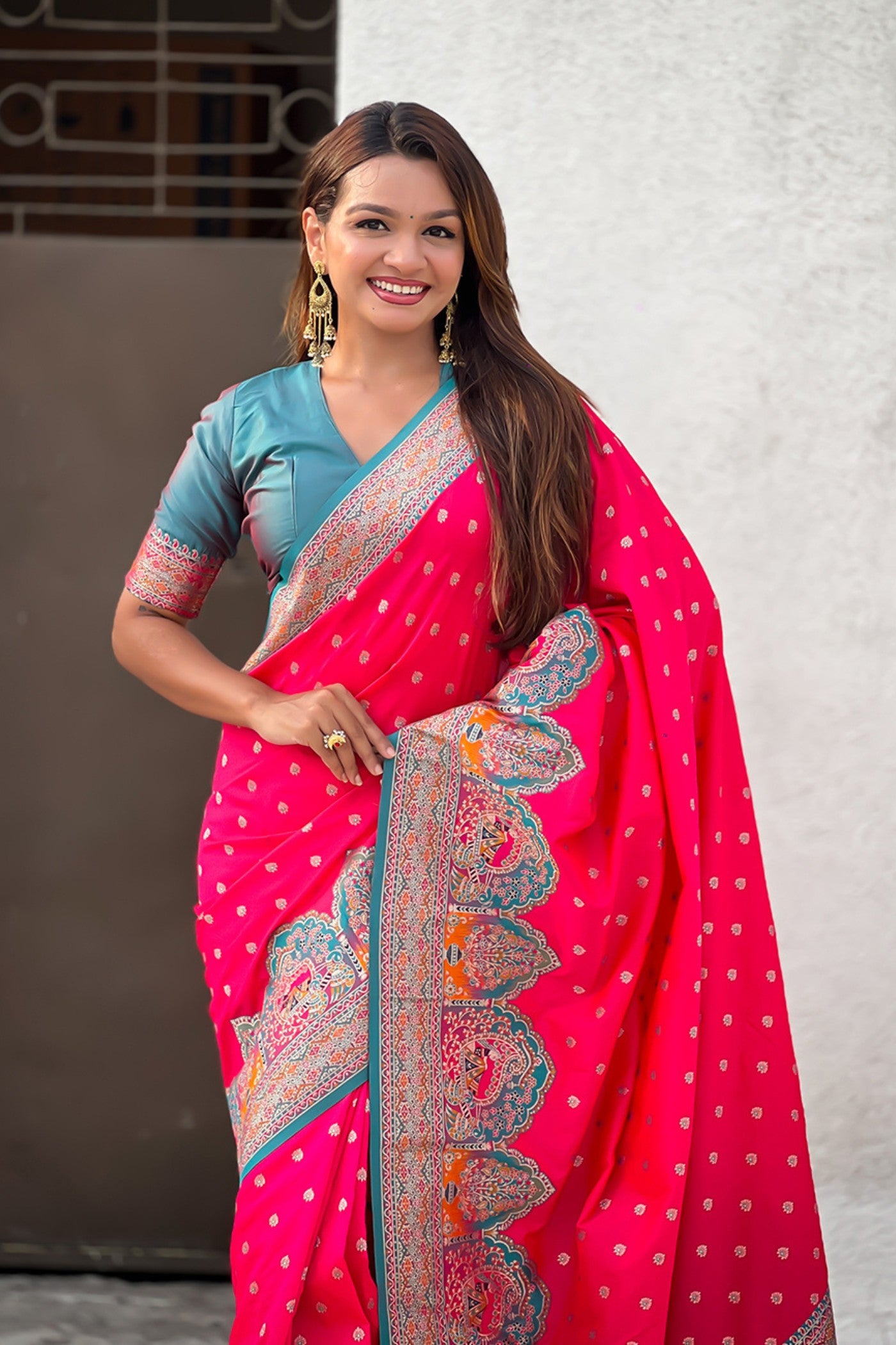 Buy MySilkLove Fuchsia Pink Woven Banarasi Saree Online