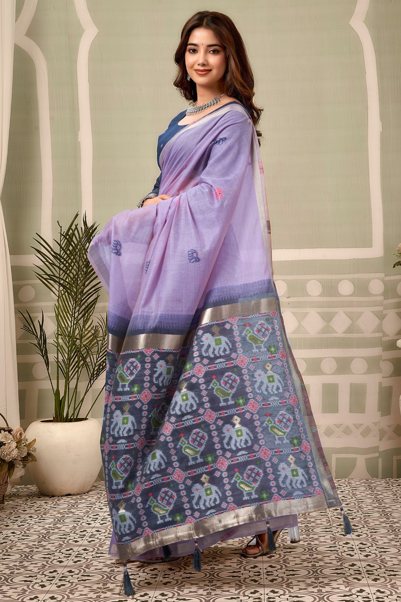 Buy MySilkLove Lavender Mist Patola Pallu Zari Woven Saree Online
