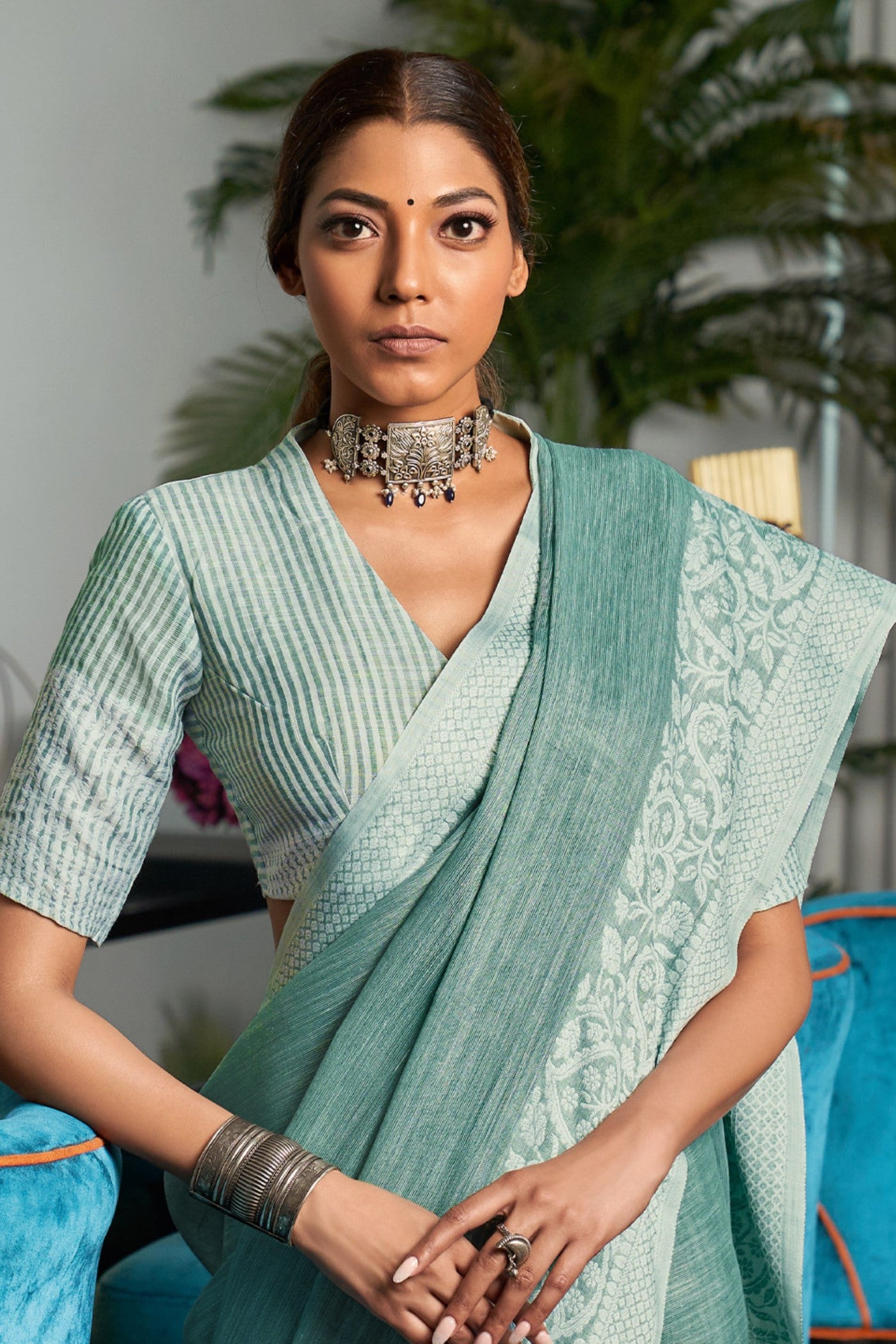 Buy MySilkLove Lincoln Green Woven Linen Saree Online