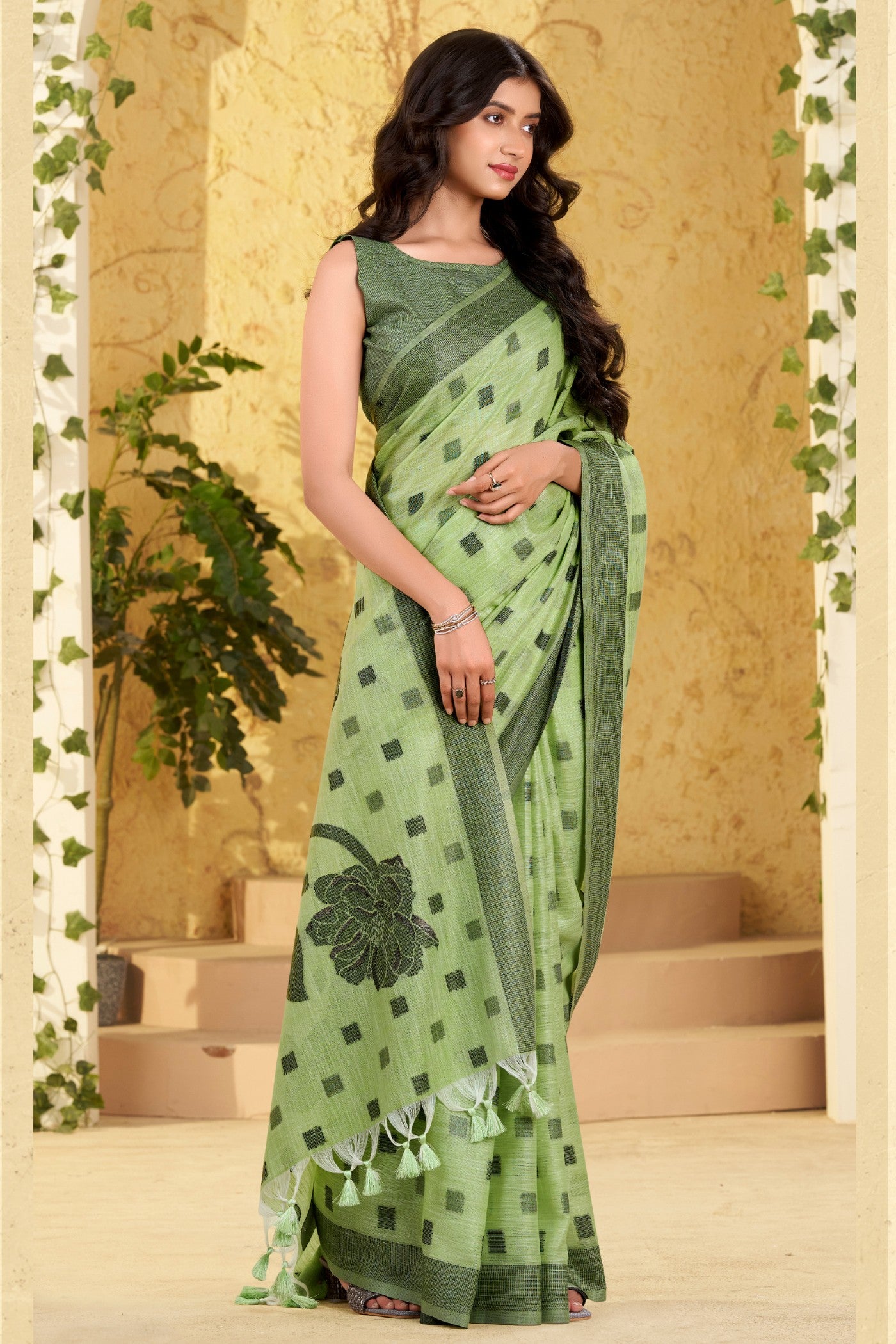 Buy MySilkLove Pale Green Woven Linen Saree Online