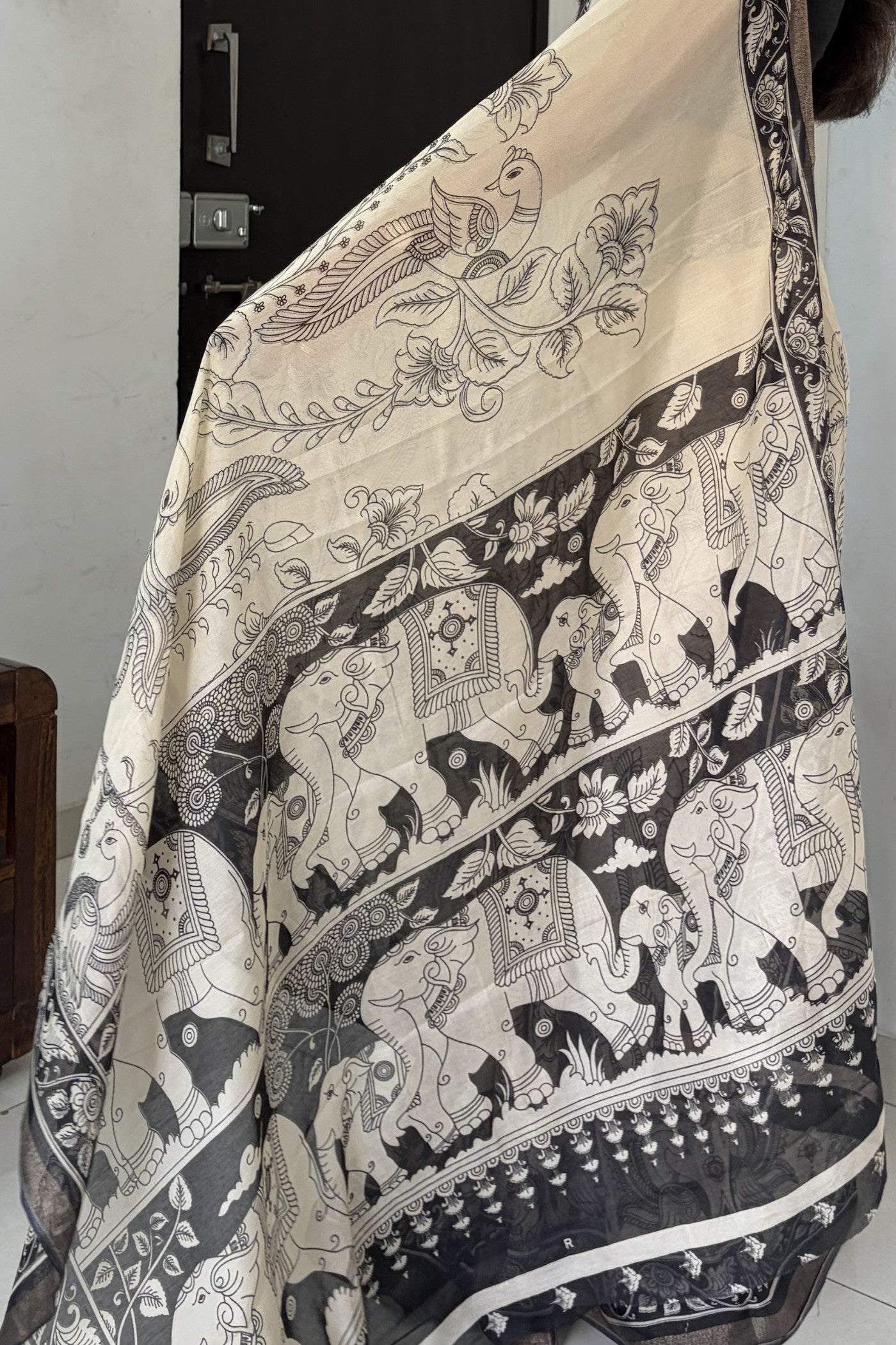 Buy MySilkLove Onyx Black and Cream Mul Cotton Kalamkari Saree Online