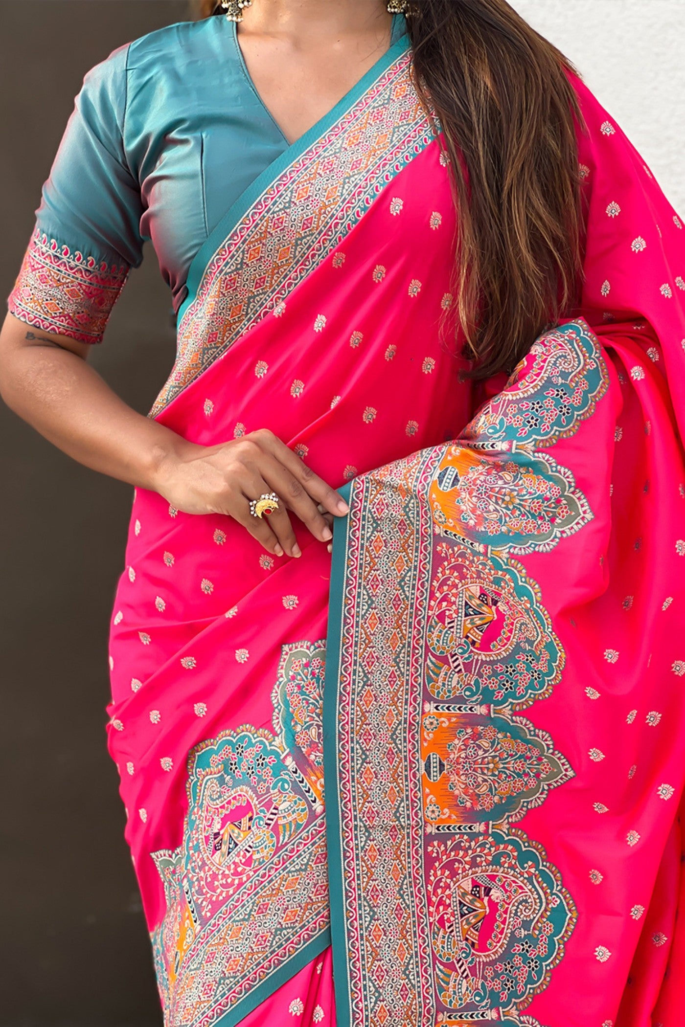 Buy MySilkLove Fuchsia Pink Woven Banarasi Saree Online