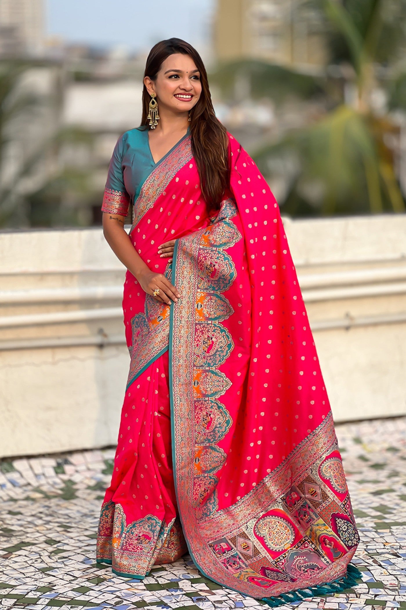 Buy MySilkLove Fuchsia Pink Woven Banarasi Saree Online