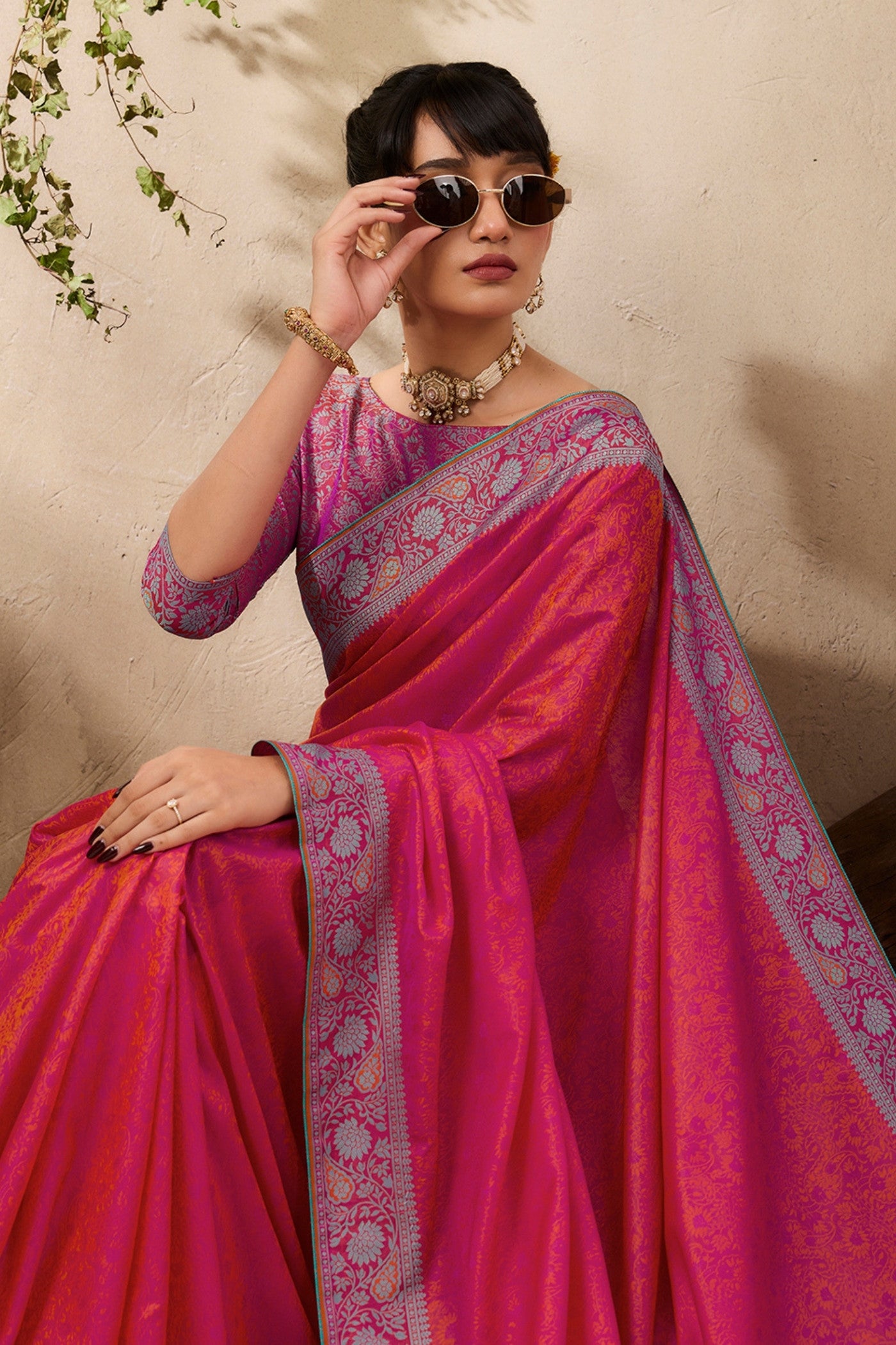 Buy MySilkLove Hot Pink Woven Tanchoi Kanjivaram Saree Online