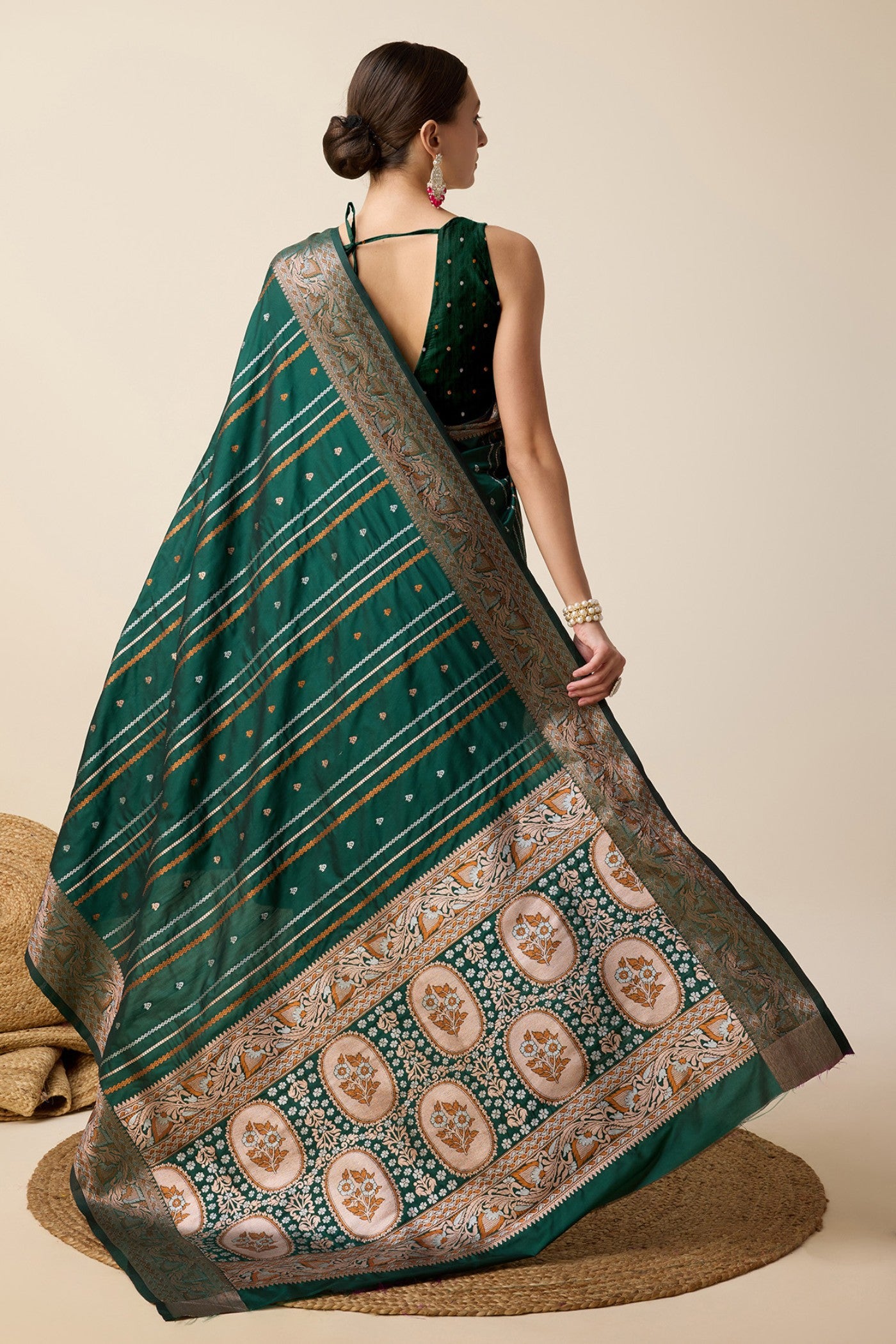 Buy MySilkLove Kelly Green Zari Woven Banarasi Saree Online