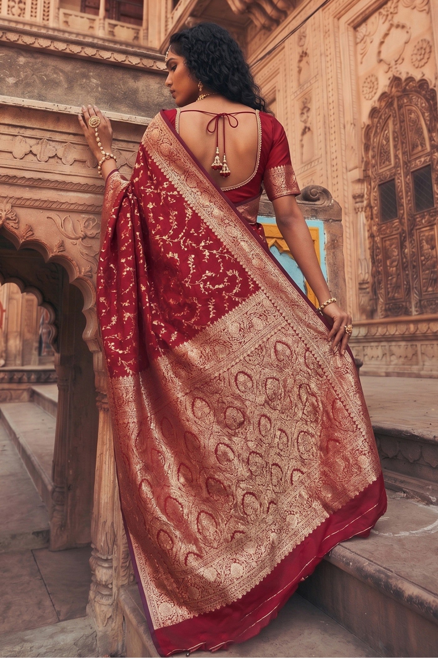 Buy MySilkLove Bride Red Woven Banarasi Saree Online