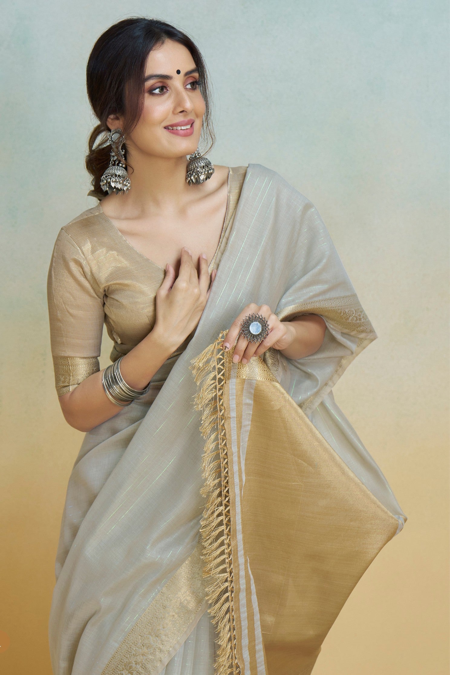 Buy MySilkLove Dusty Grey Woven Maheshwari Saree Online