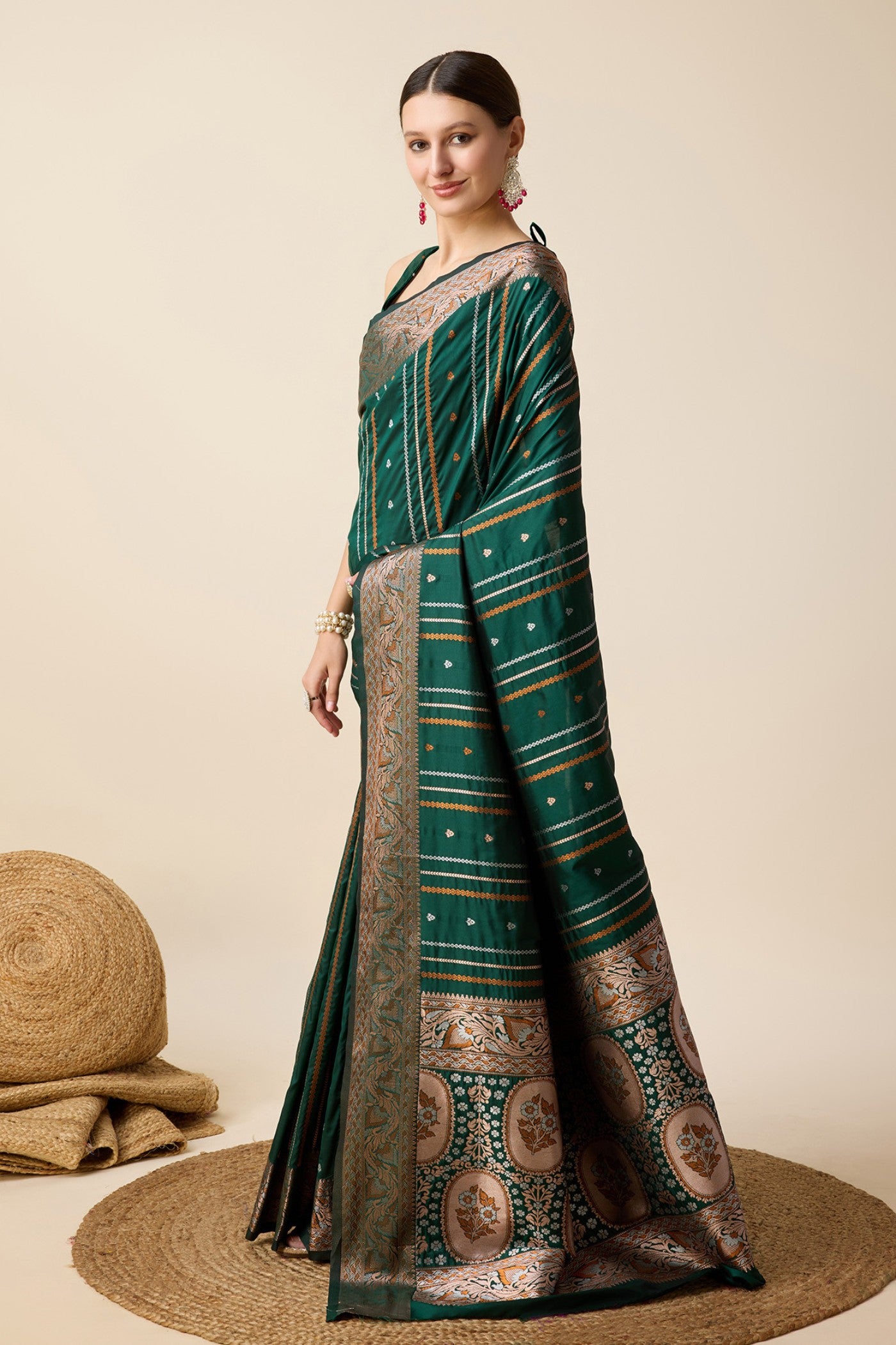 Buy MySilkLove Kelly Green Zari Woven Banarasi Saree Online