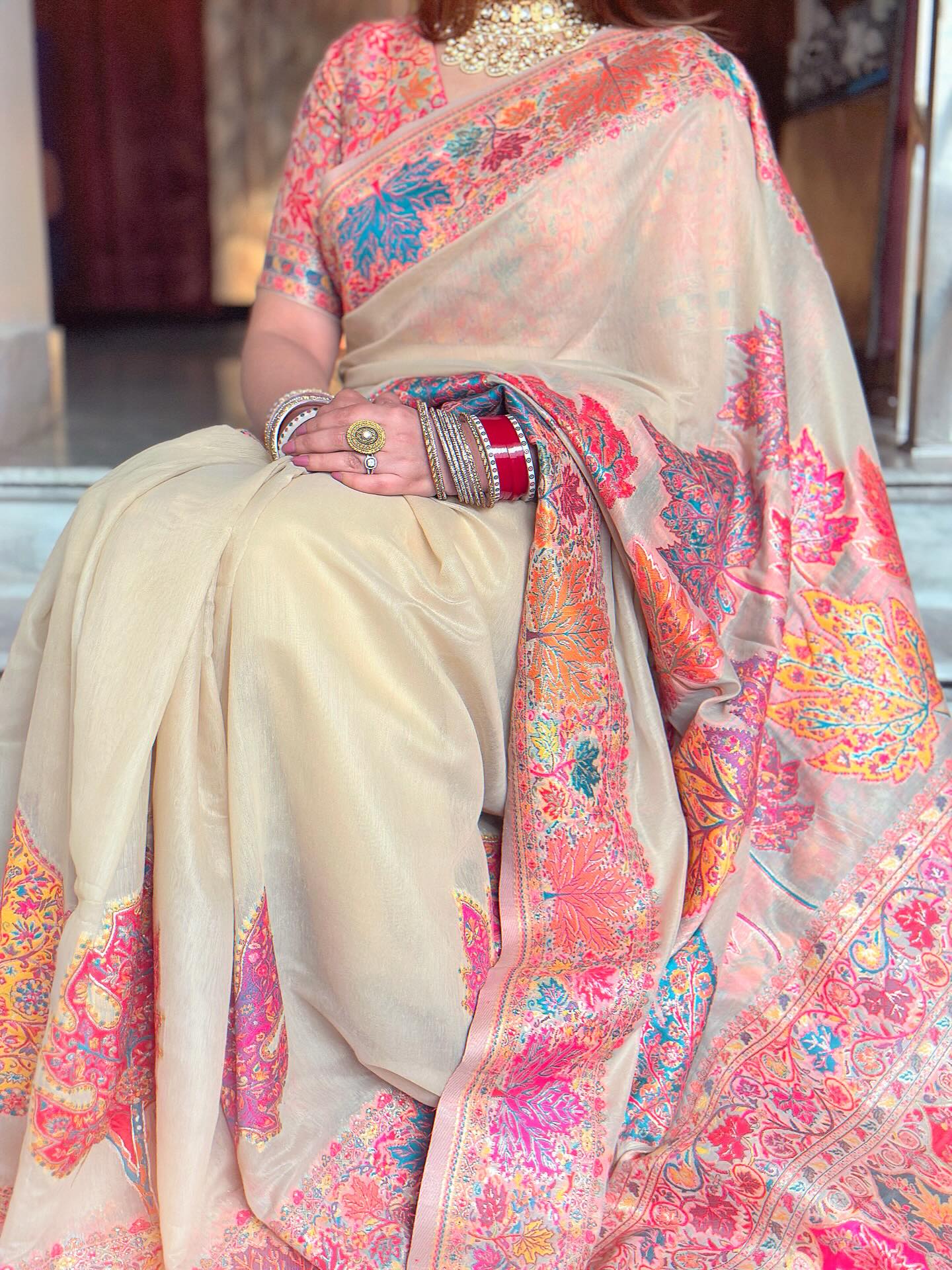 Buy MySilkLove Daisy White Kashmiri Handloom Jamewar Saree Online