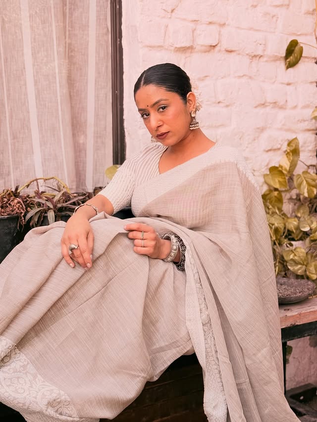 Buy MySilkLove Coco Brown Woven Linen Saree Online