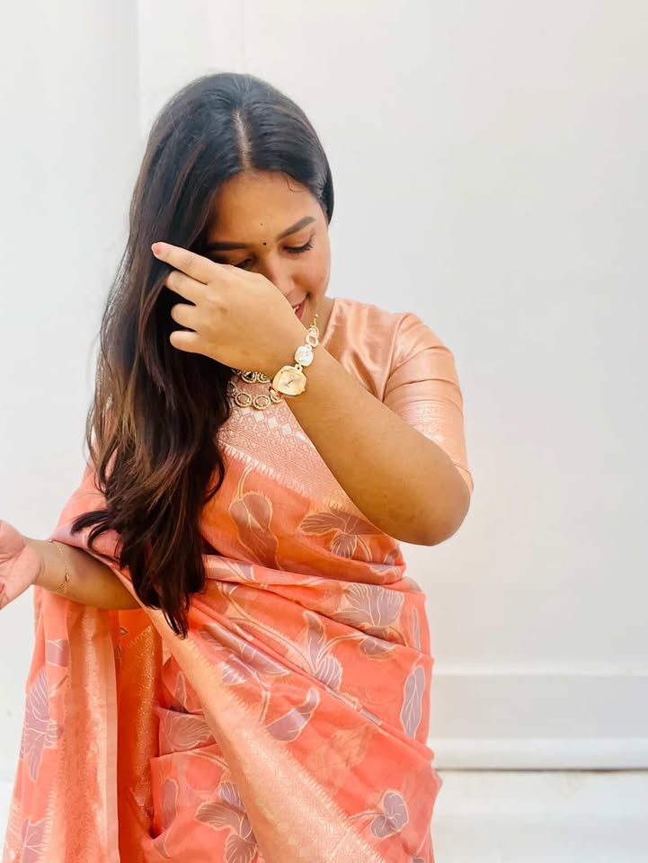 Buy MySilkLove Tonys Peach Woven Banarasi Linen Saree Online