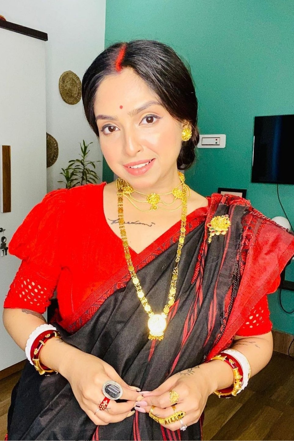 Buy MySilkLove Cloudy Black Cotton Santipuri Saree Online