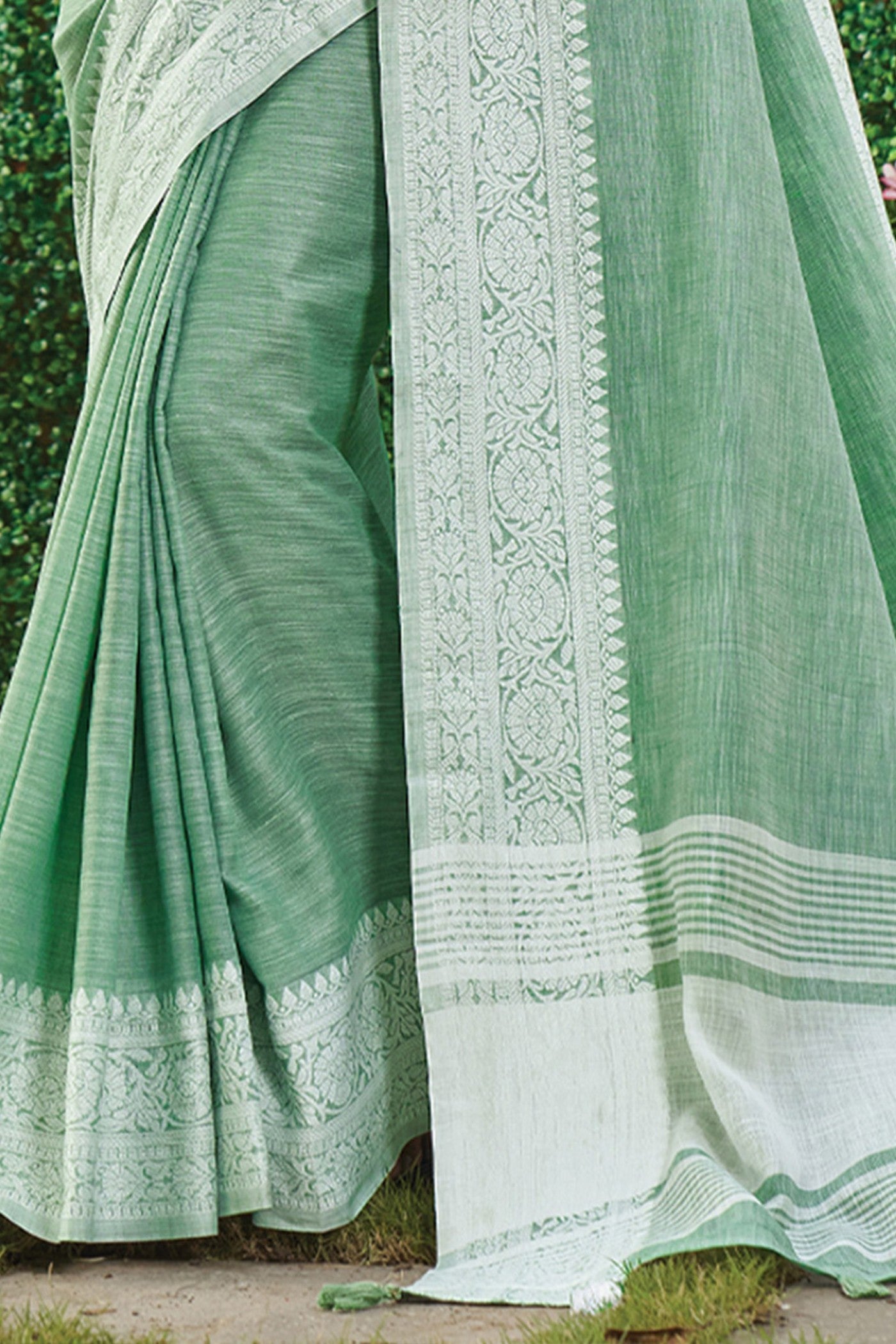 Buy MySilkLove Ocado Green Handloom Linen Saree Online