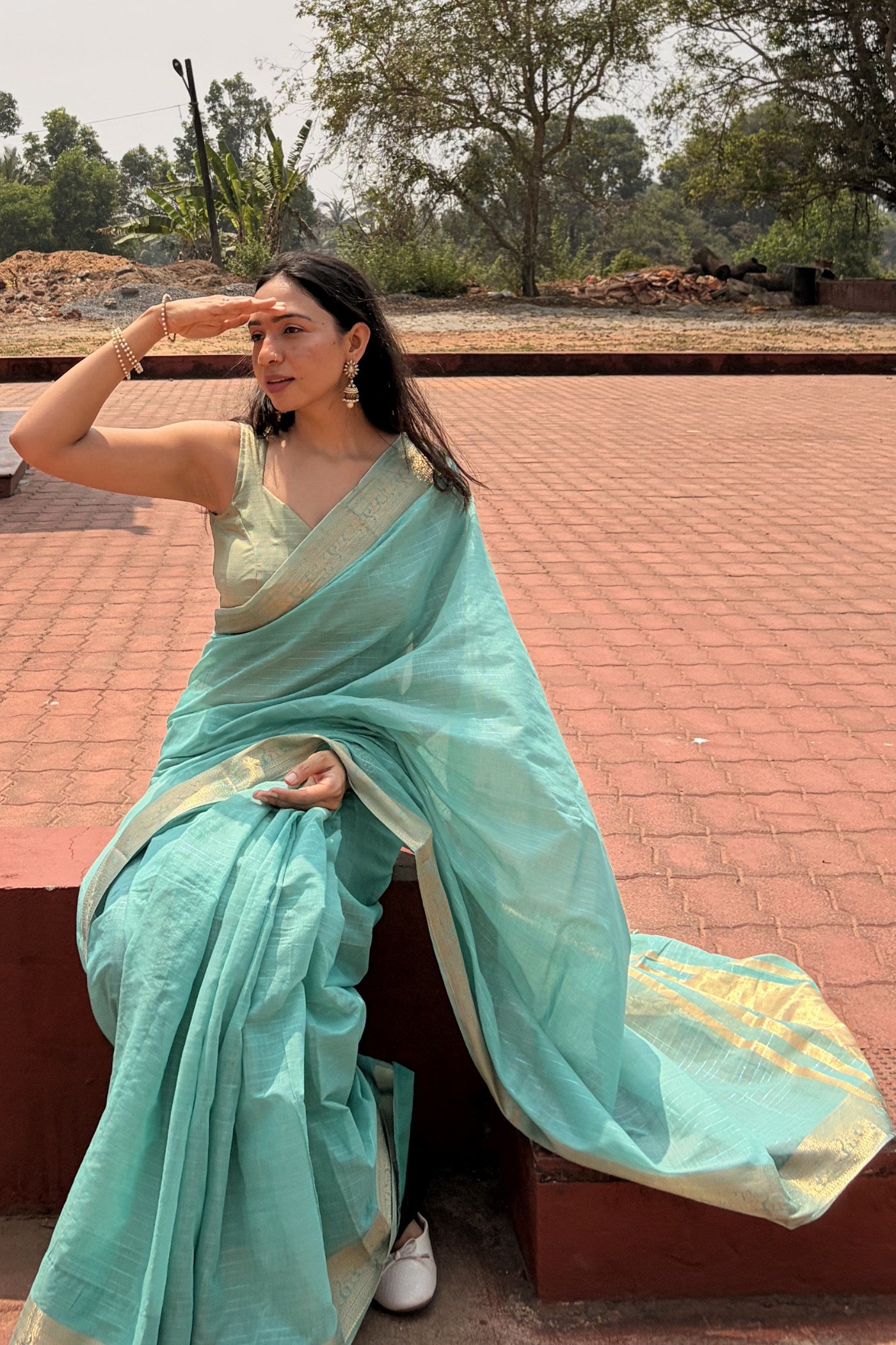 Buy MySilkLove Mentor Green Woven Maheshwari Saree Online