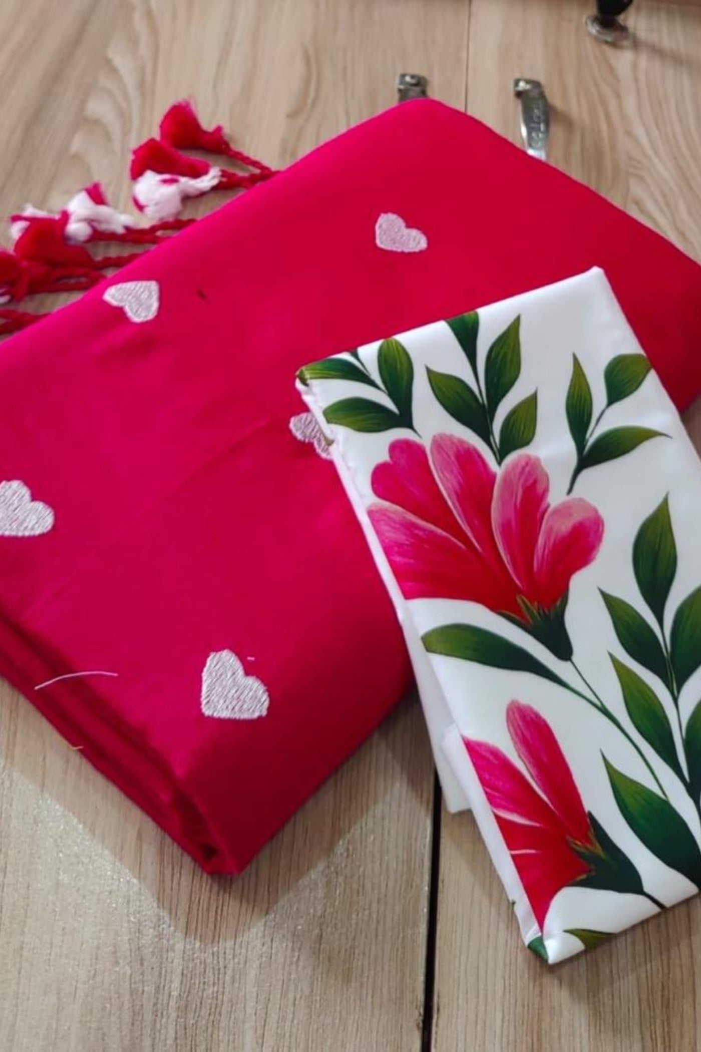 Buy MySilkLove Leaf Green Mul cotton Heart Thread Woven Saree Online