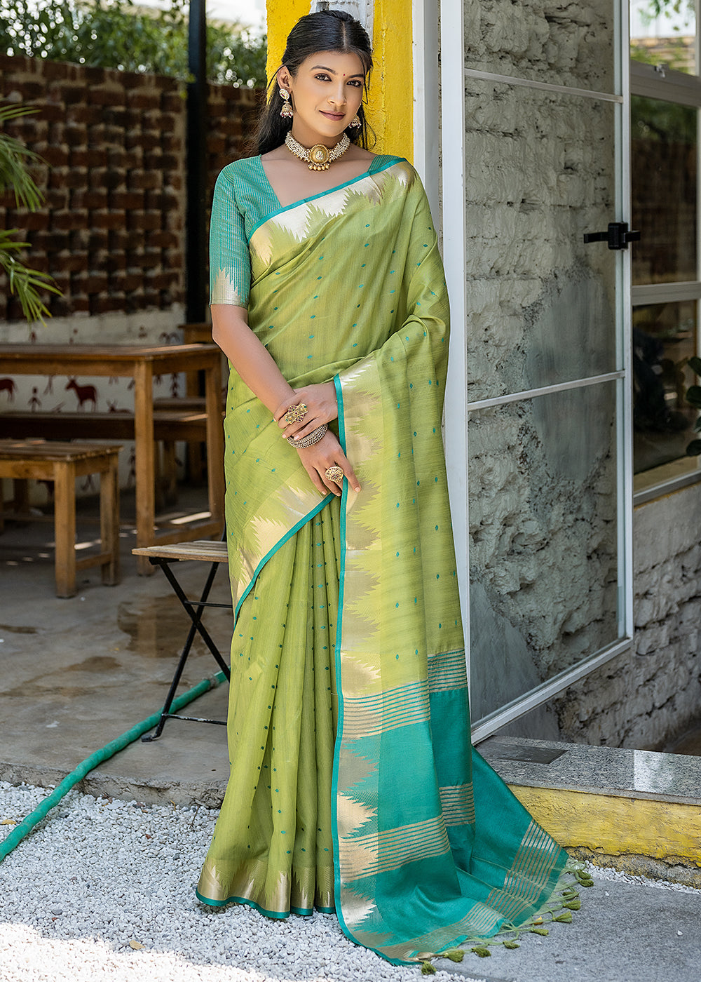 Buy MySilkLove Yuma Green Zari Woven Banarasi Raw Silk Saree Online