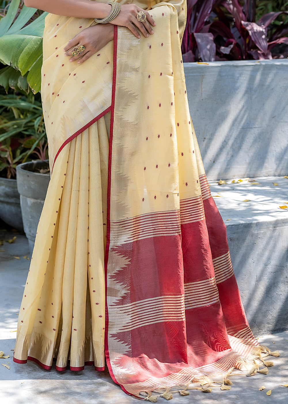 Buy MySilkLove Cumulus Cream Zari Woven Banarasi Raw Silk Saree Online