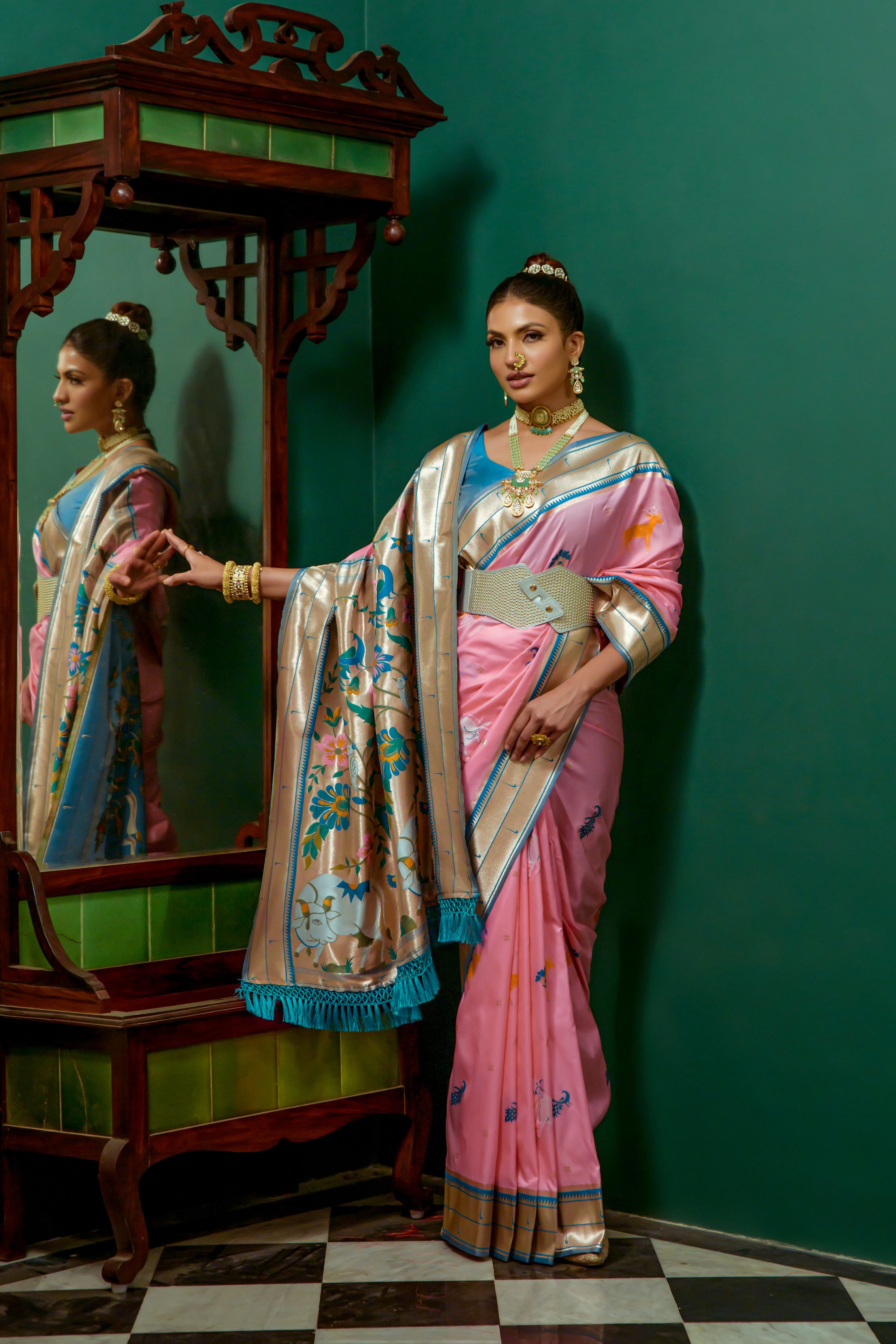 Buy MySilkLove Puce Pink Woven Paithani Silk Saree Online
