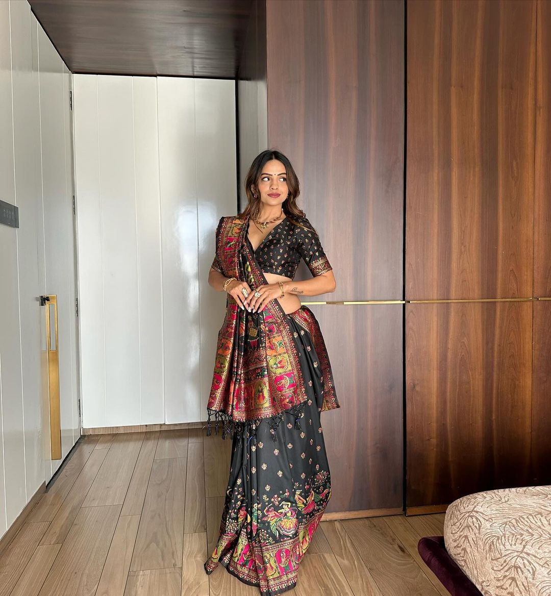 Buy MySilkLove Code Dark Black Kashmiri Woven Banarasi Silk Saree Online