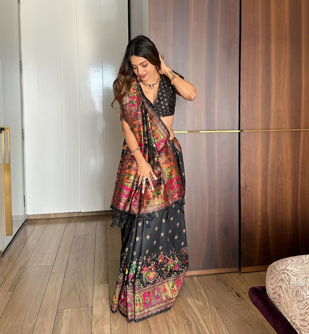 Buy MySilkLove Code Dark Black Kashmiri Woven Banarasi Silk Saree Online
