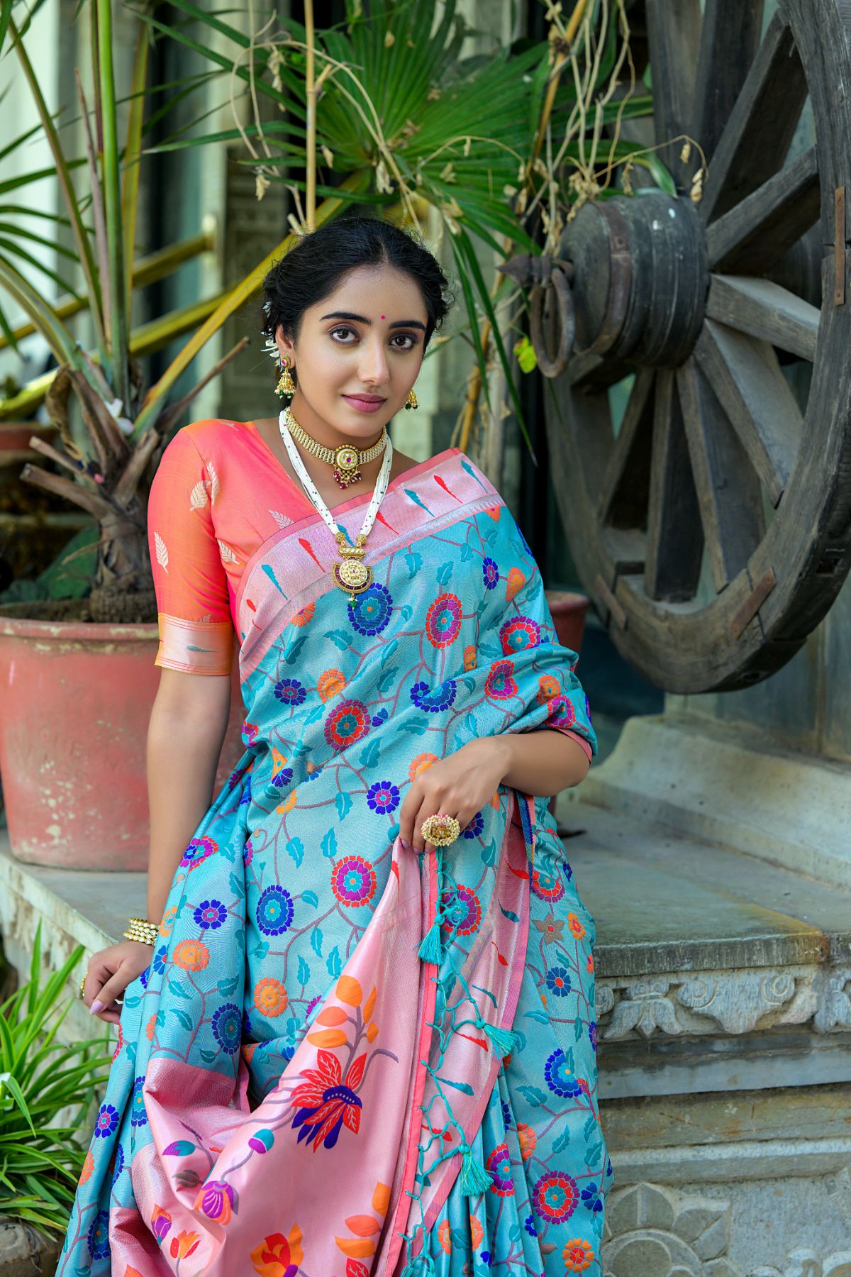 Buy MySilkLove Classy Blue Woven Paithani Saree Online