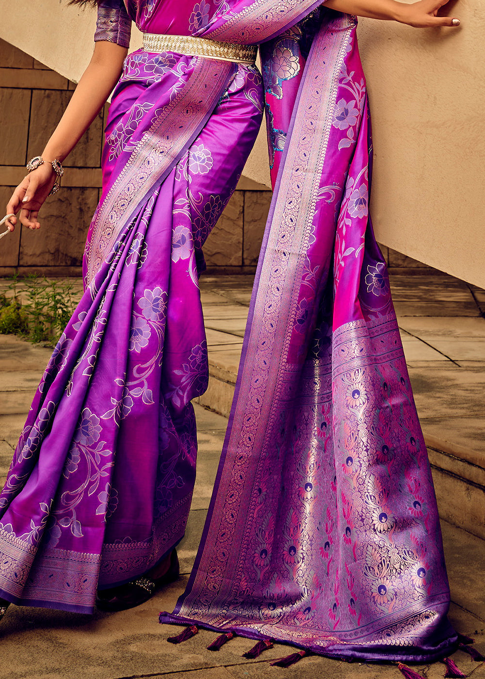 Buy MySilkLove Seance Purple Zari Woven Banarasi Handloom Silk Saree Online