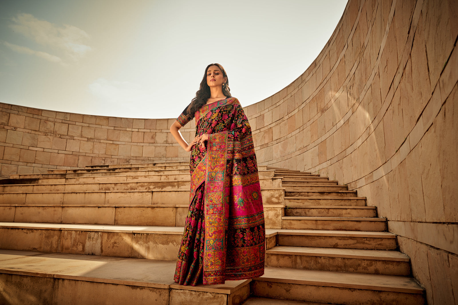 Buy MySilkLove Tuna Black Woven Kashmiri Jamewar Silk Saree Online